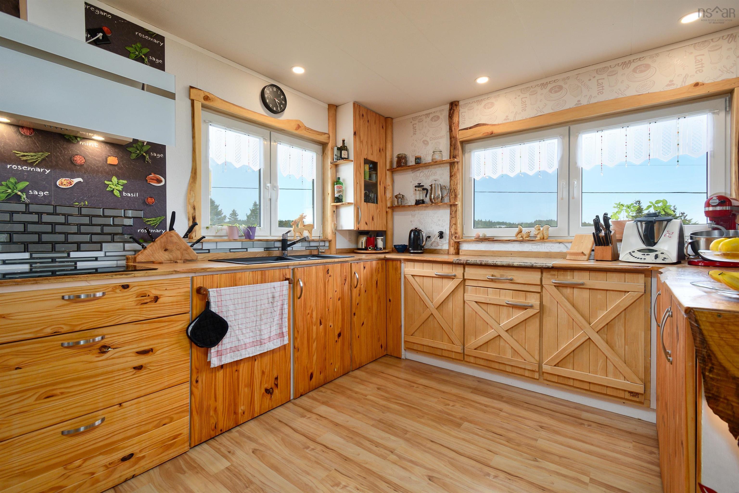 $349,900.00: 60 West Side Grand River Road, Grand River