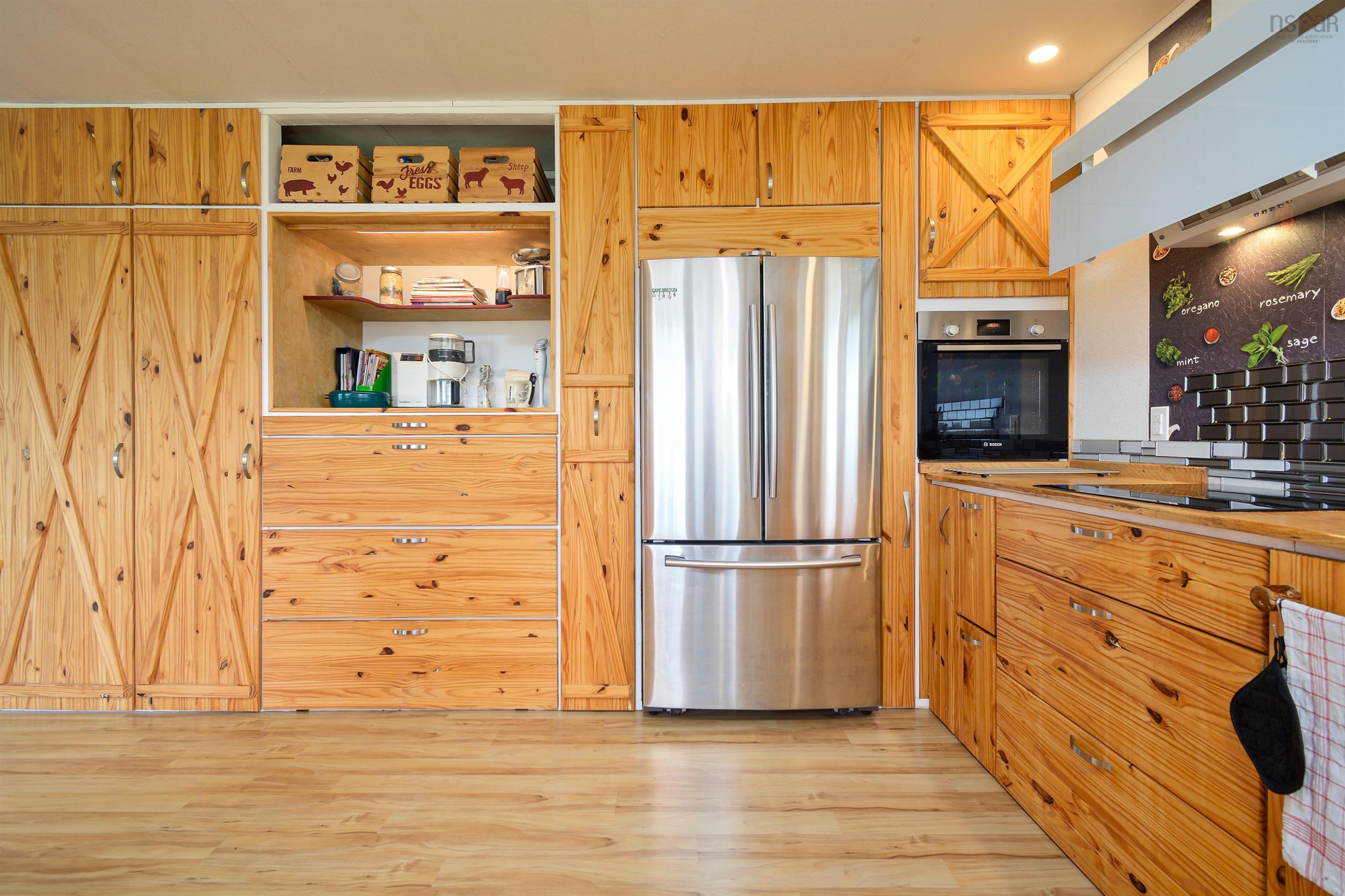 $349,900.00: 60 West Side Grand River Road, Grand River