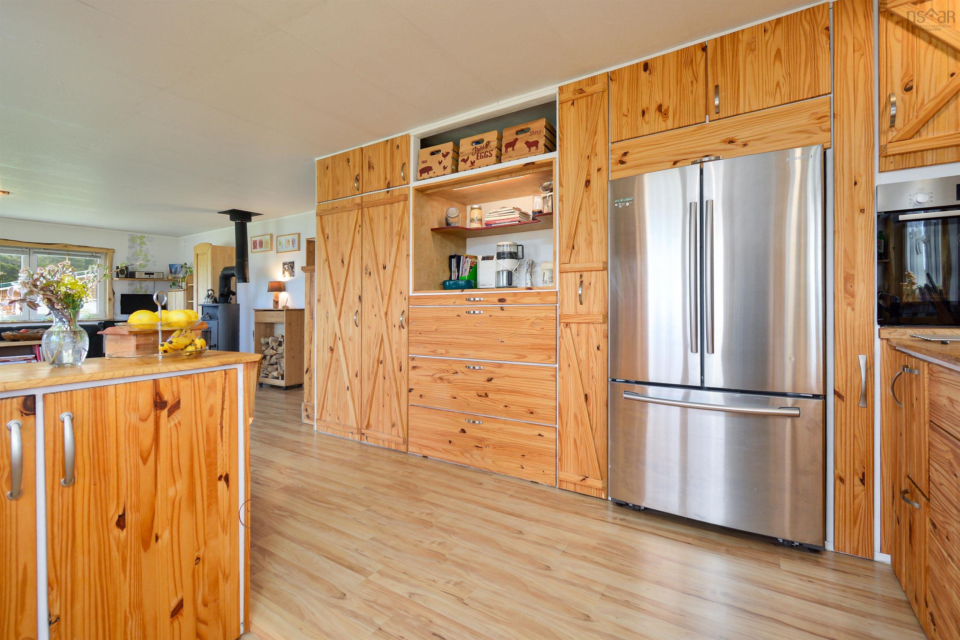 $349,900.00: 60 West Side Grand River Road, Grand River