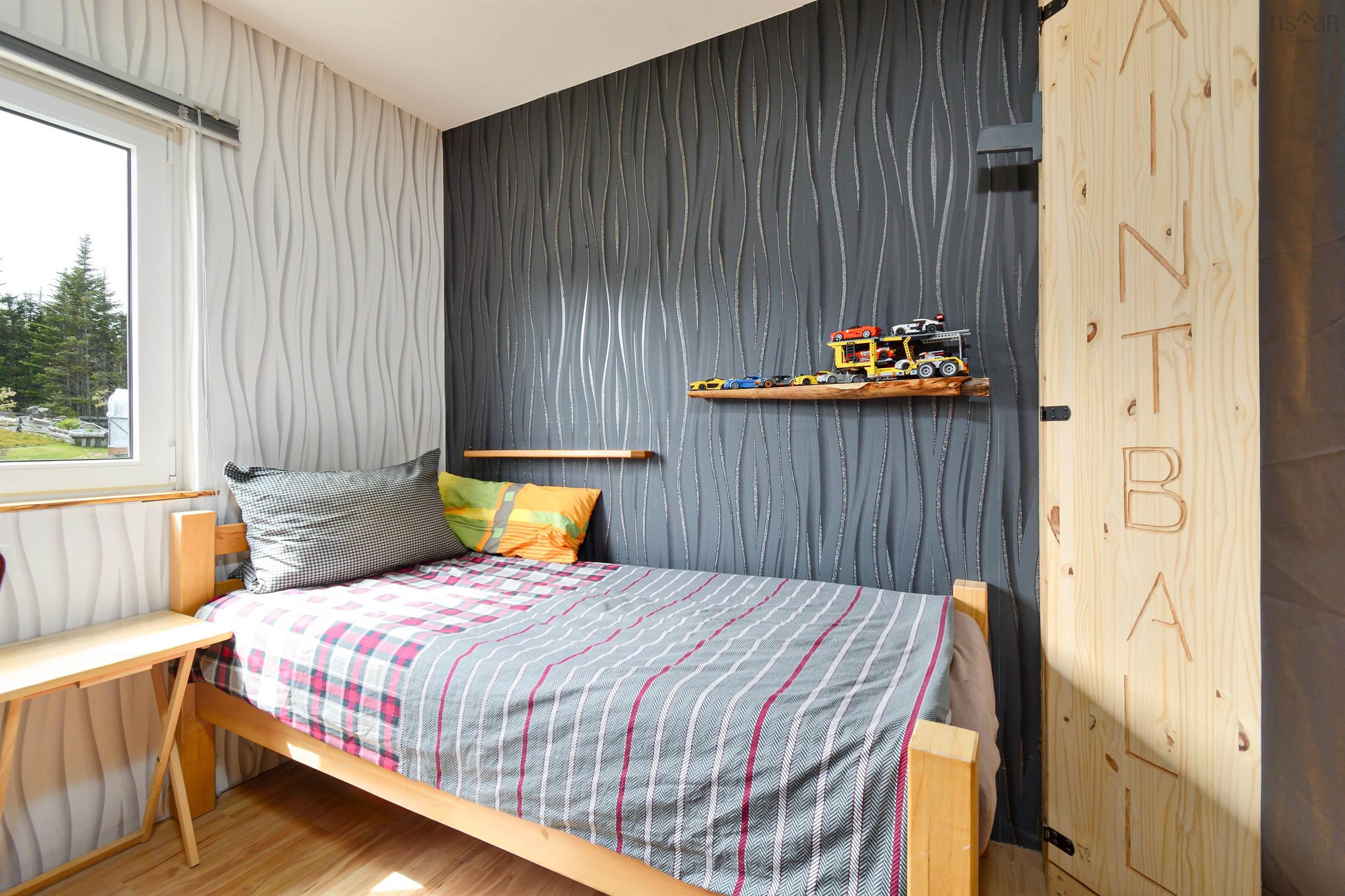 $349,900.00: 60 West Side Grand River Road, Grand River