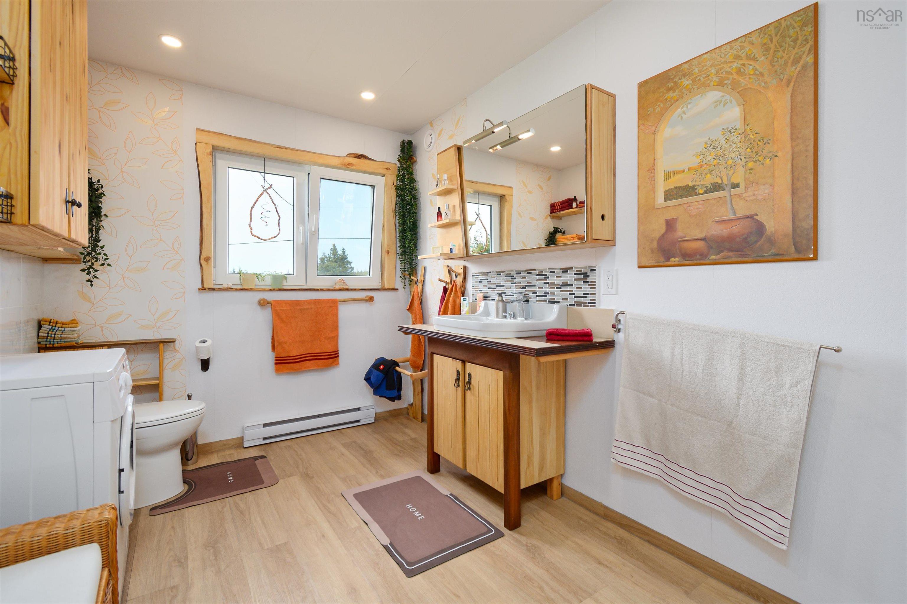 $349,900.00: 60 West Side Grand River Road, Grand River