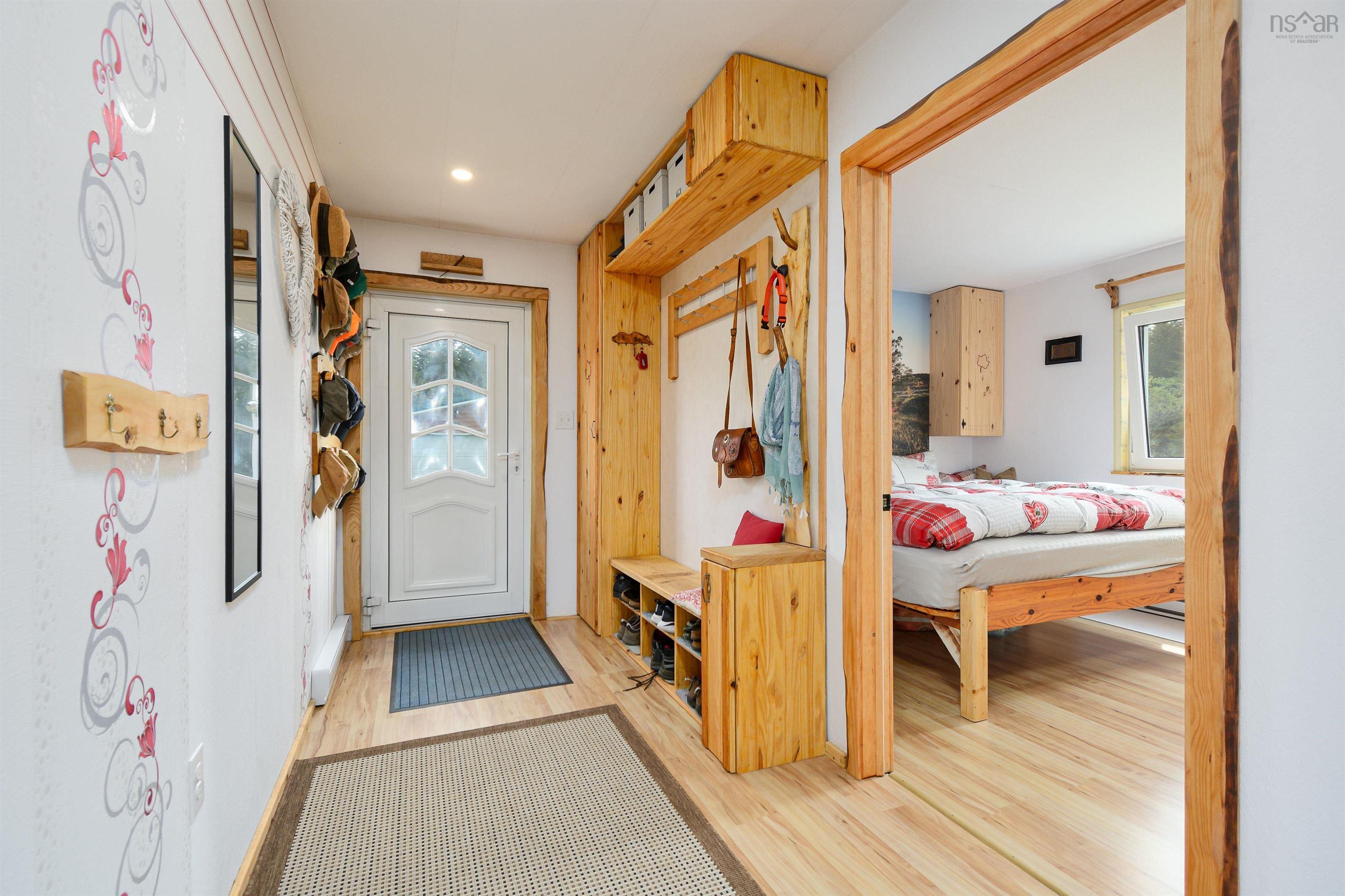 $349,900.00: 60 West Side Grand River Road, Grand River