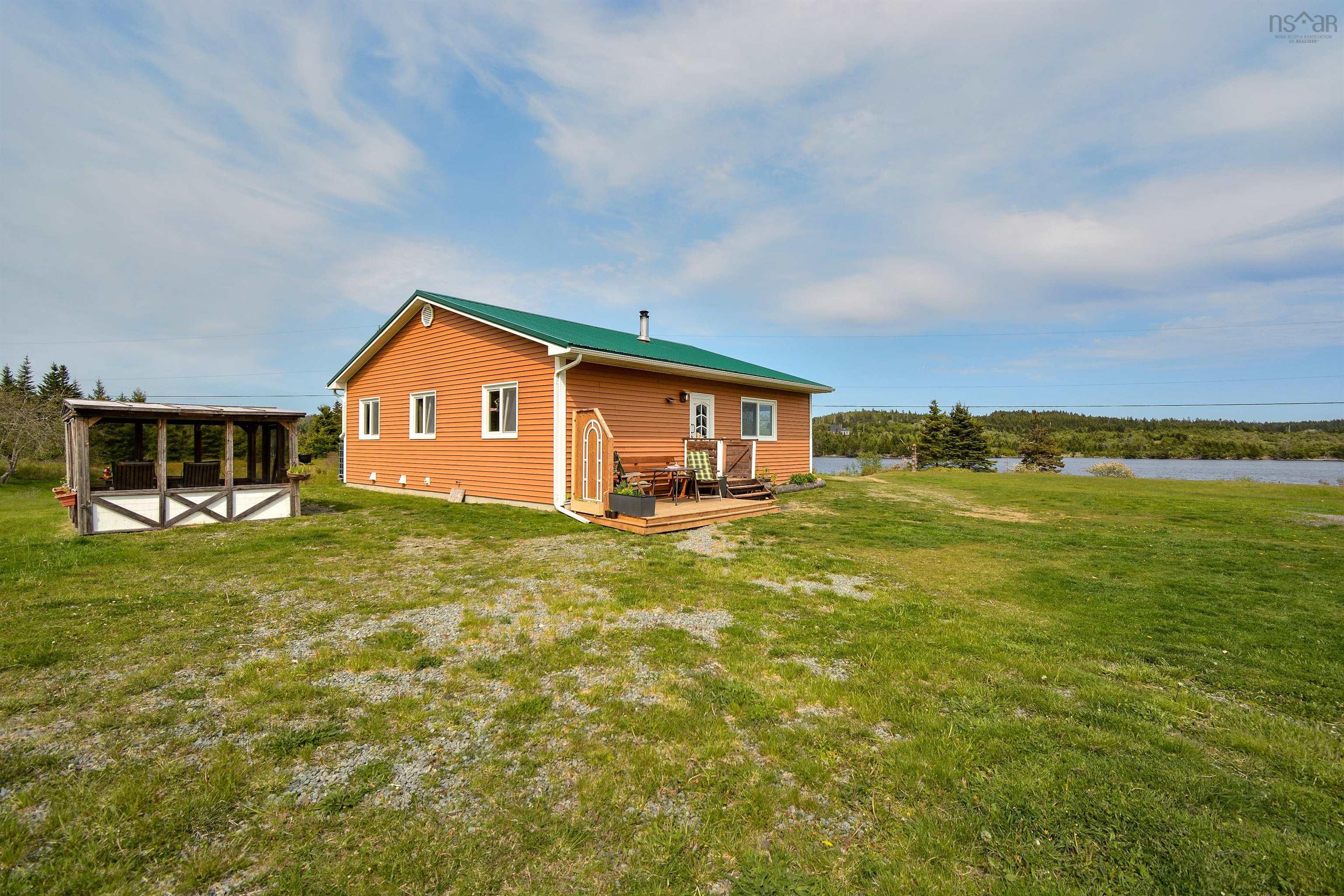 $349,900.00: 60 West Side Grand River Road, Grand River