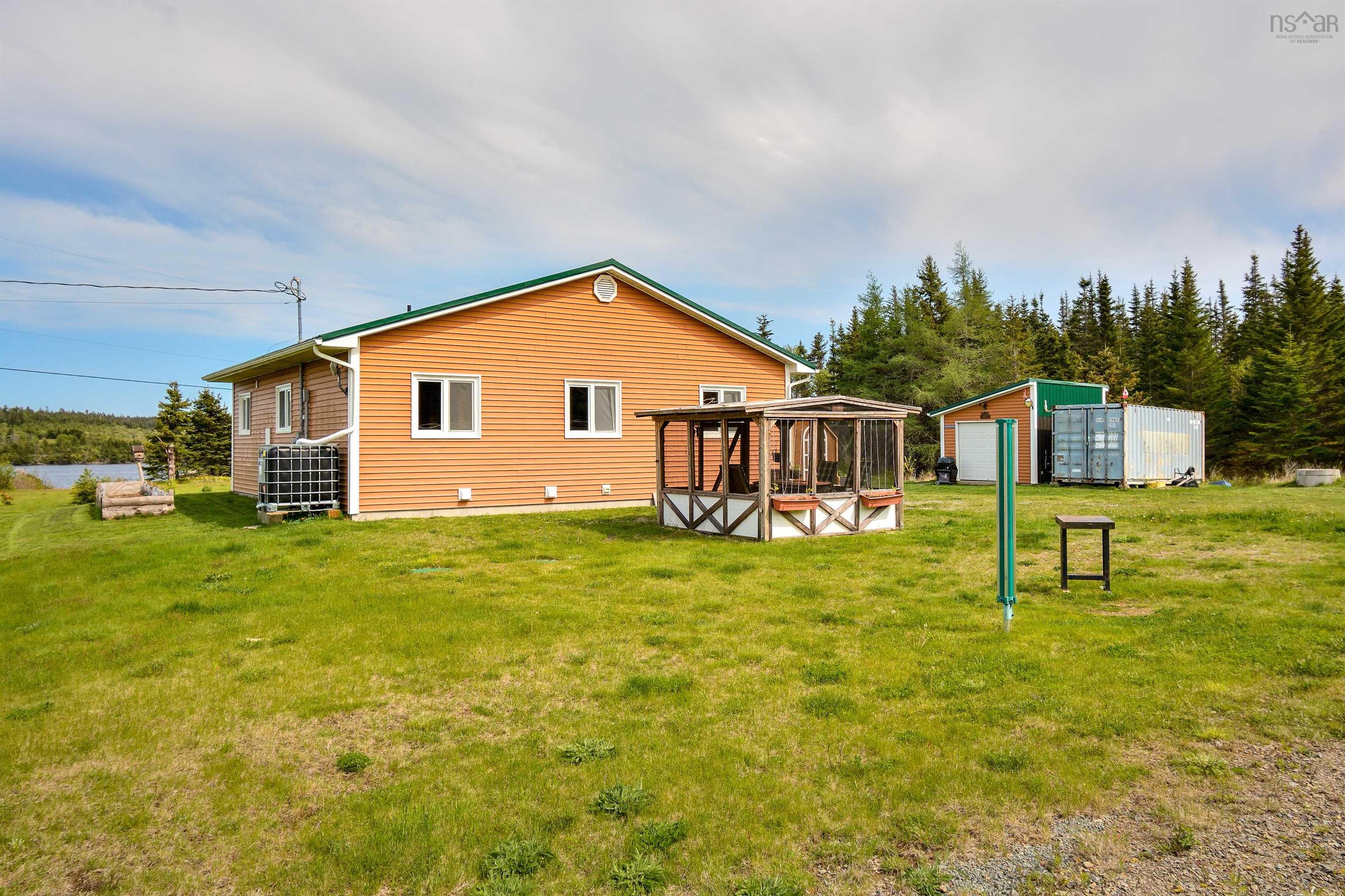 $349,900.00: 60 West Side Grand River Road, Grand River