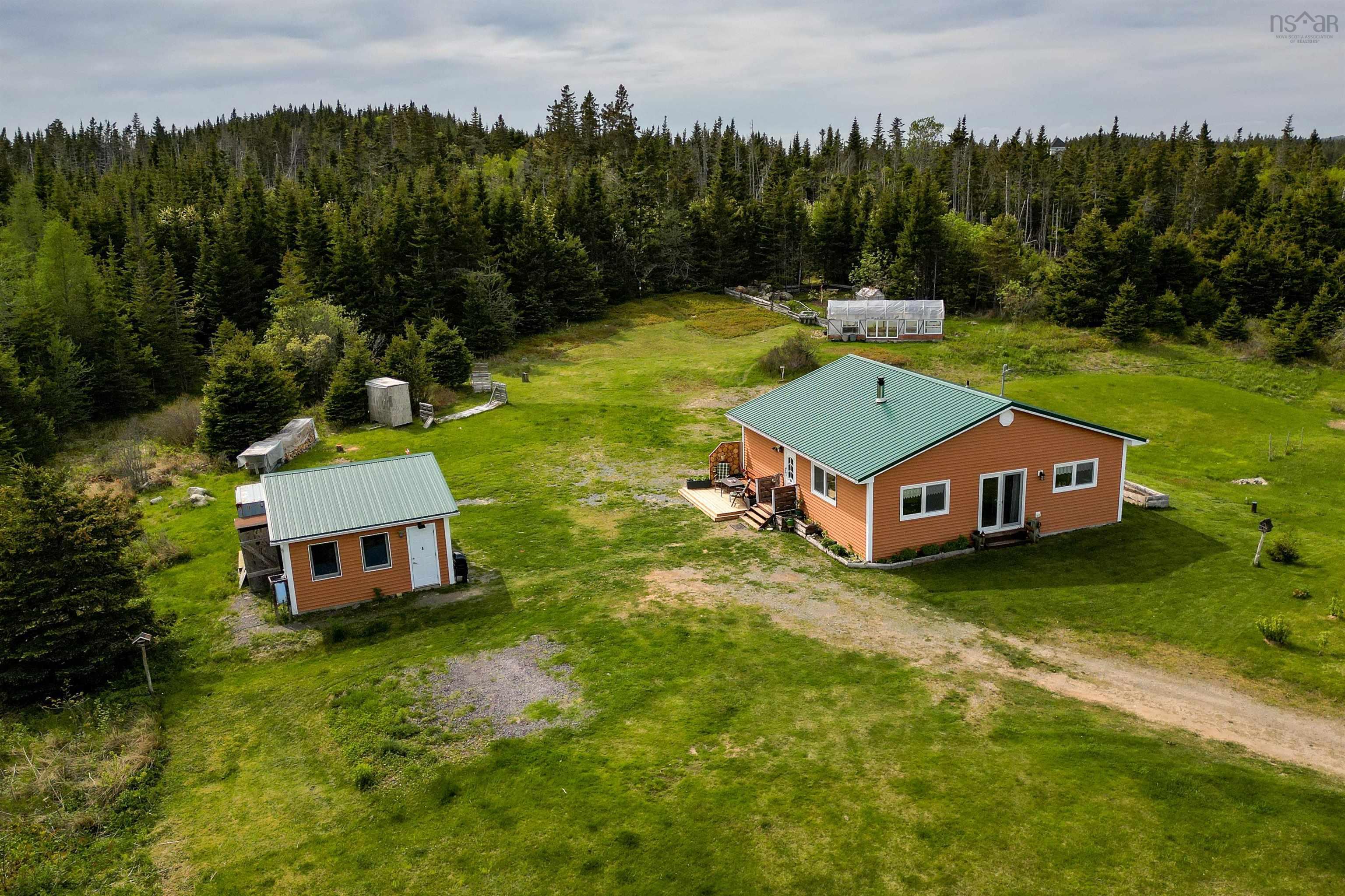 $349,900.00: 60 West Side Grand River Road, Grand River