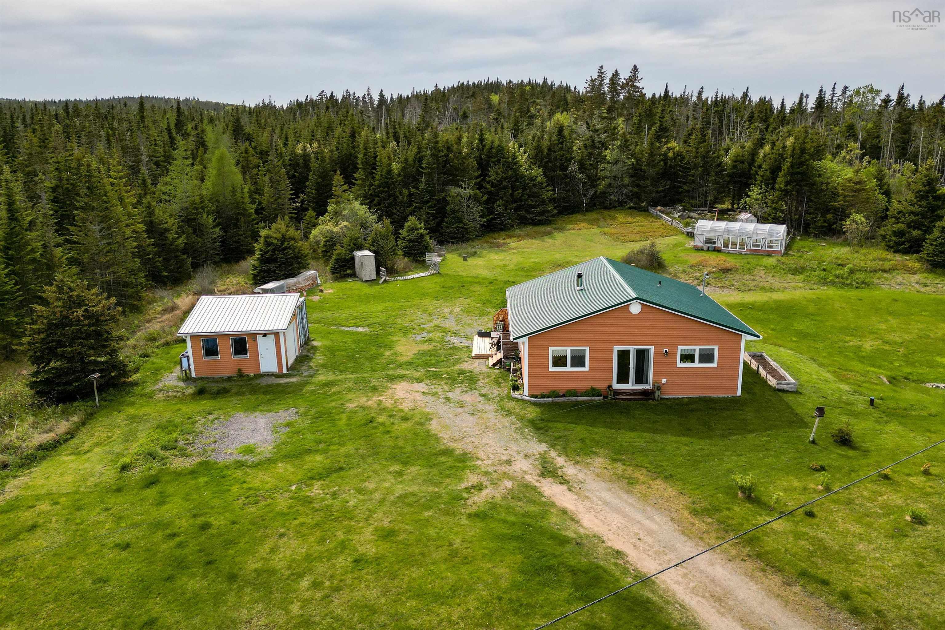 $349,900.00: 60 West Side Grand River Road, Grand River