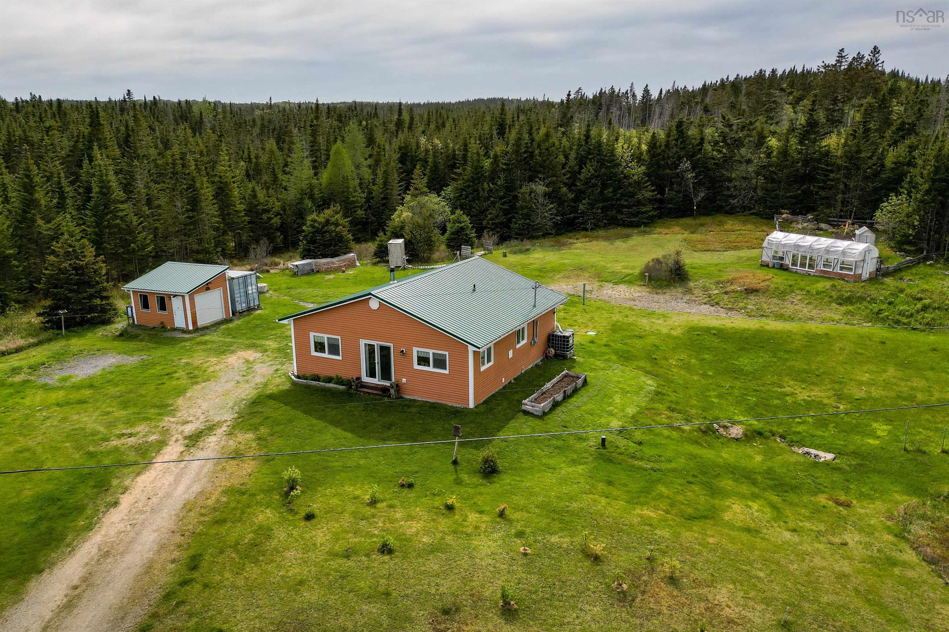 $349,900.00: 60 West Side Grand River Road, Grand River