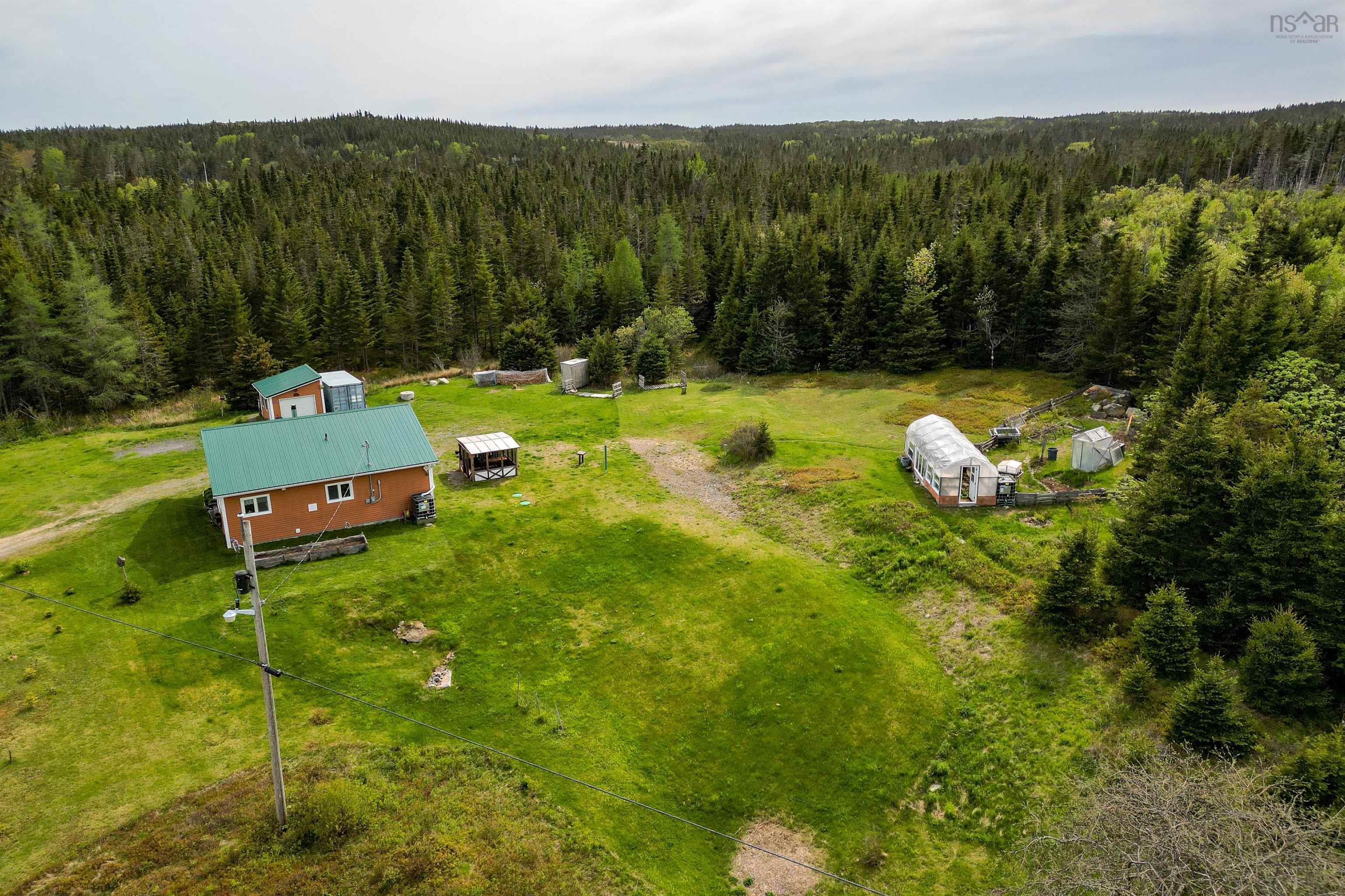 $349,900.00: 60 West Side Grand River Road, Grand River