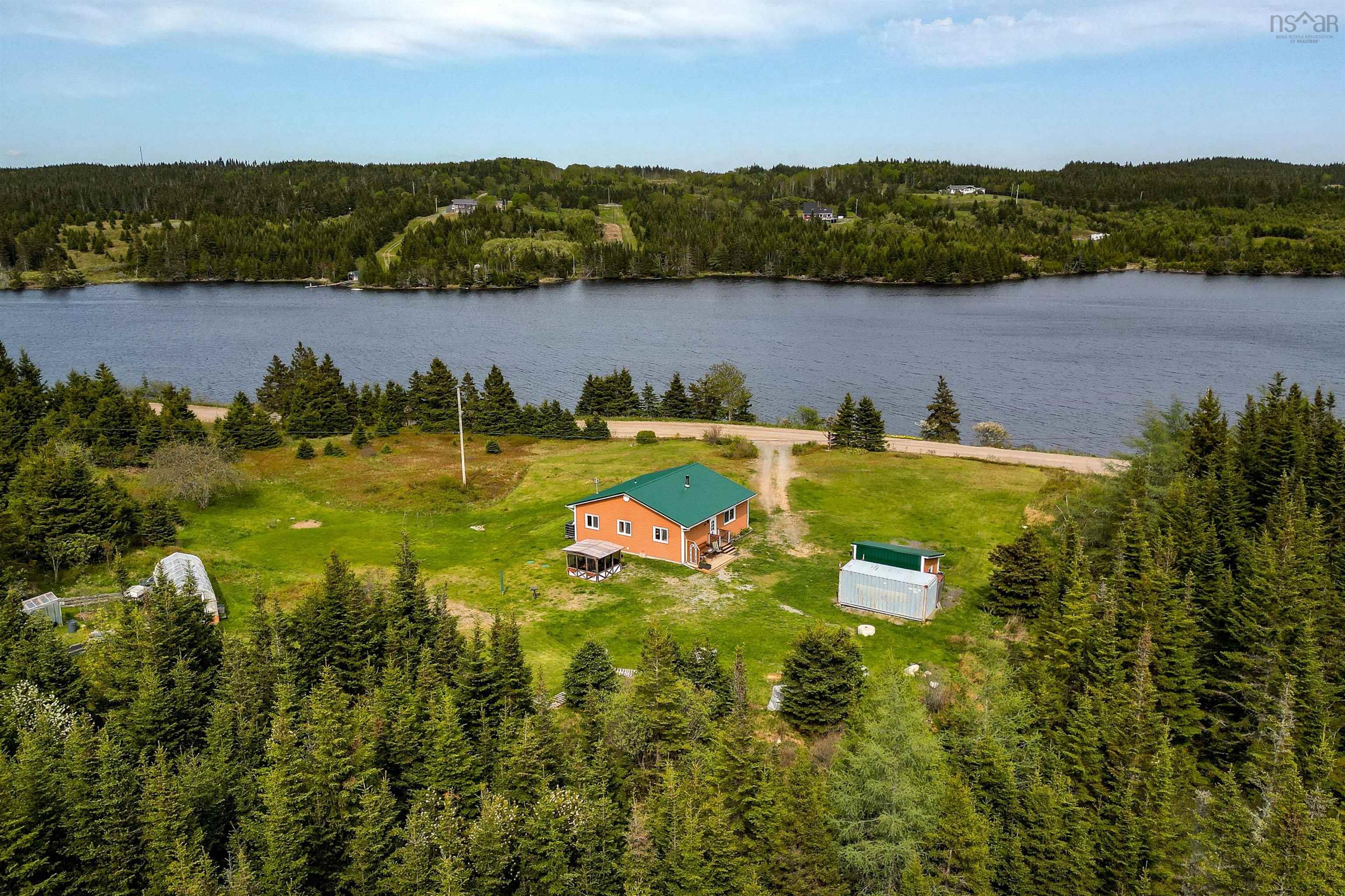 $349,900.00: 60 West Side Grand River Road, Grand River