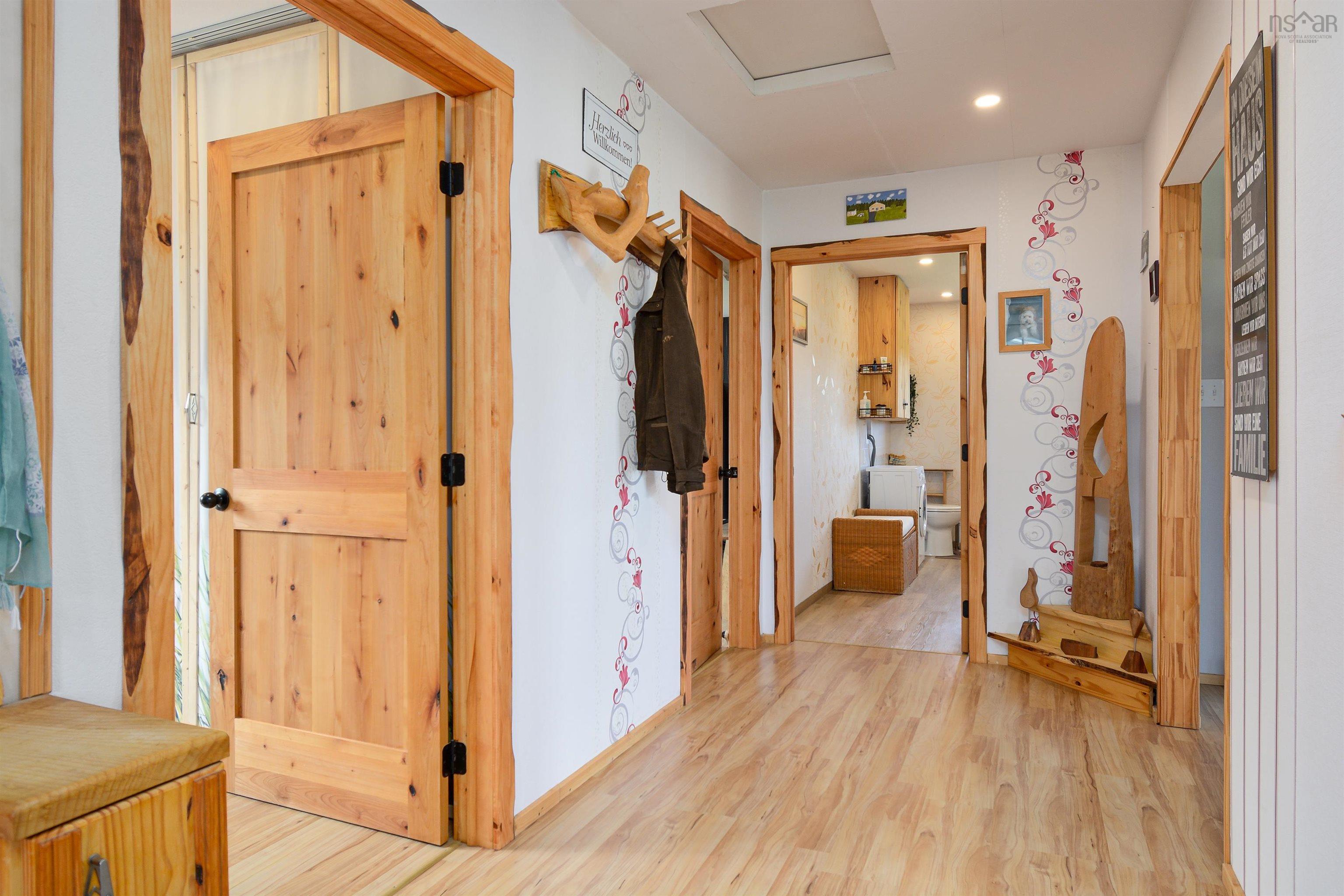 $349,900.00: 60 West Side Grand River Road, Grand River