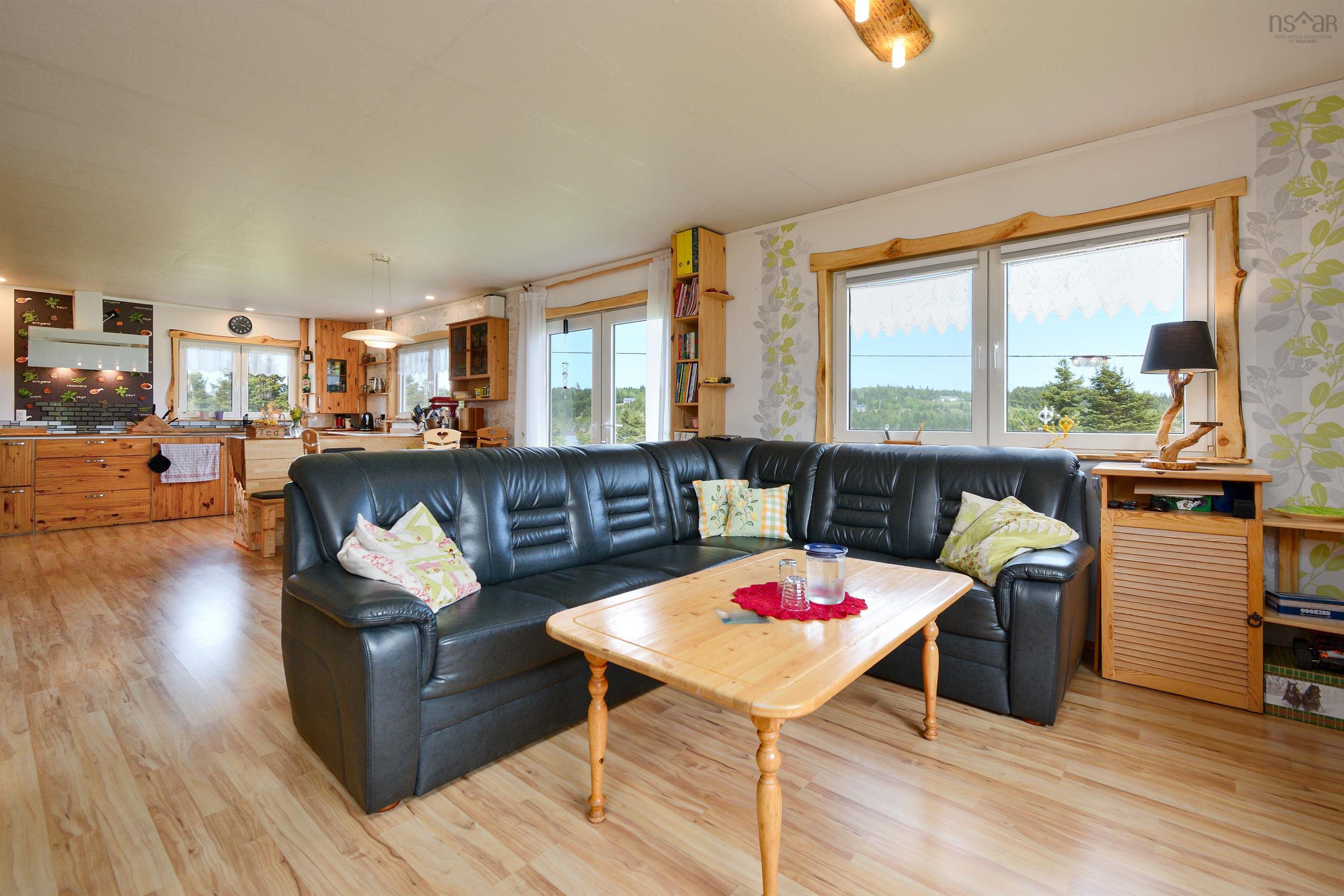 $349,900.00: 60 West Side Grand River Road, Grand River