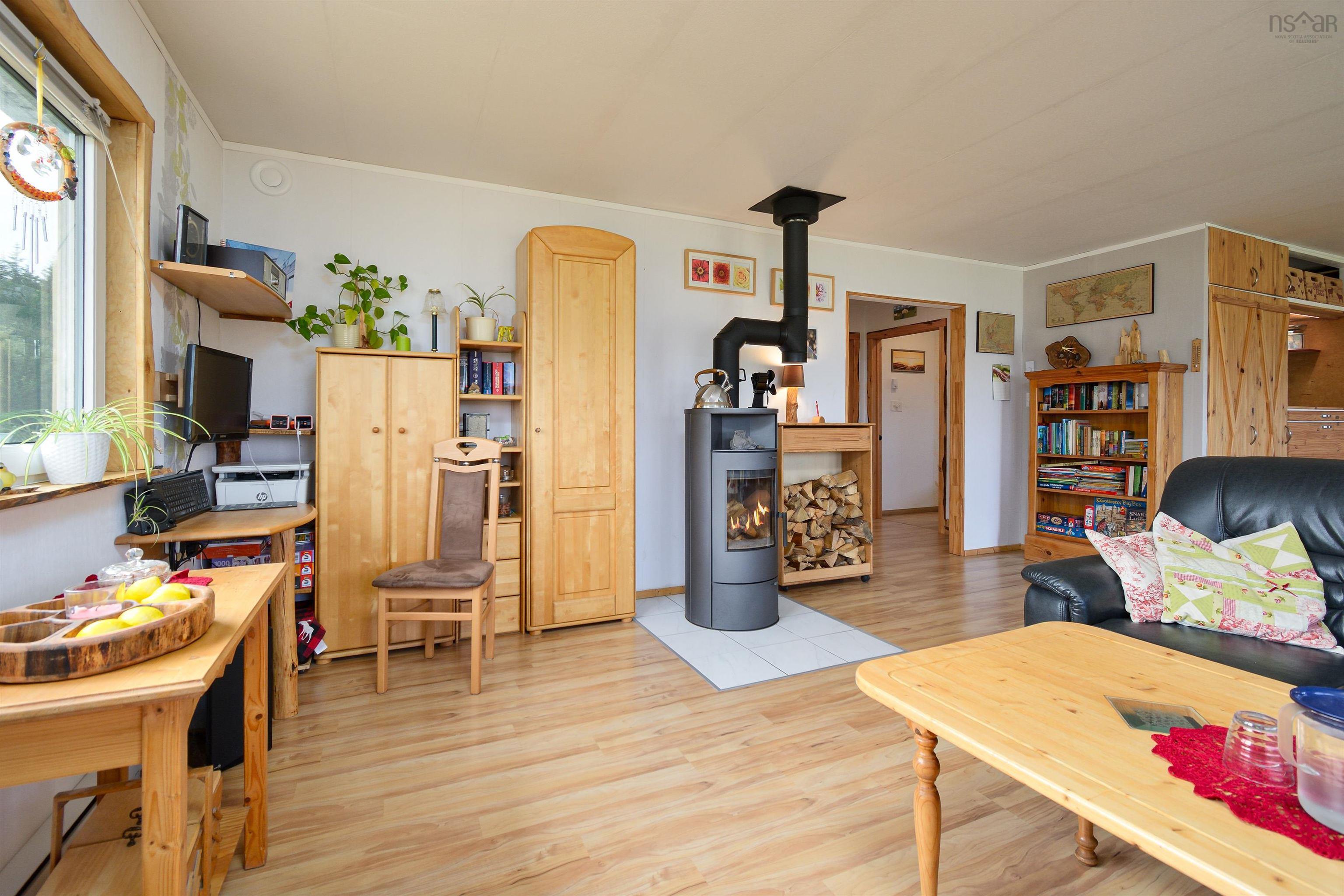 $349,900.00: 60 West Side Grand River Road, Grand River