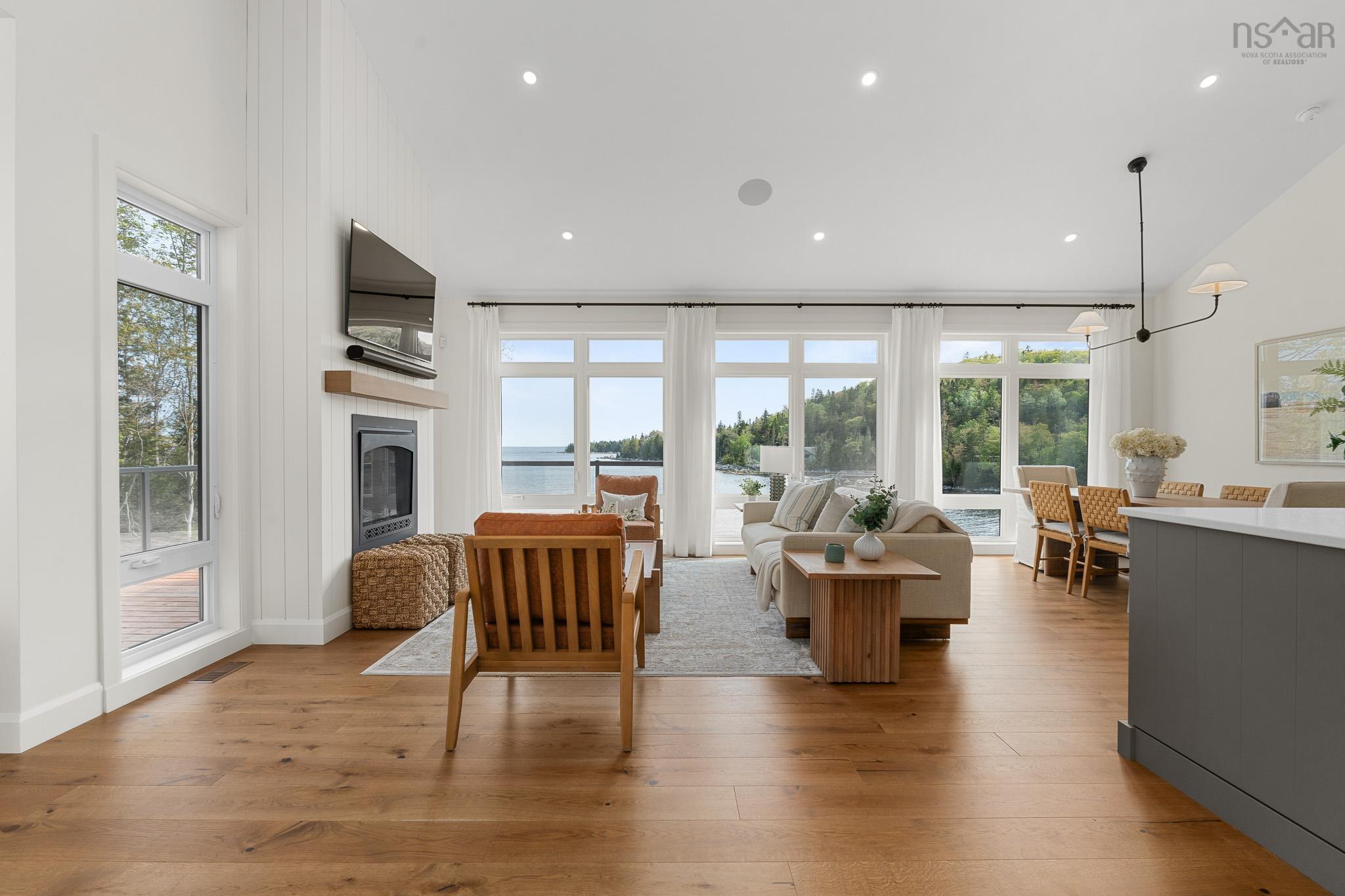 $1,400,000.00: 2249 Highway 3, East River