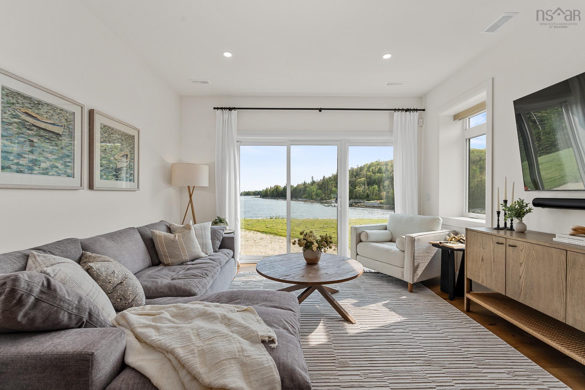 $1,400,000.00: 2249 Highway 3, East River