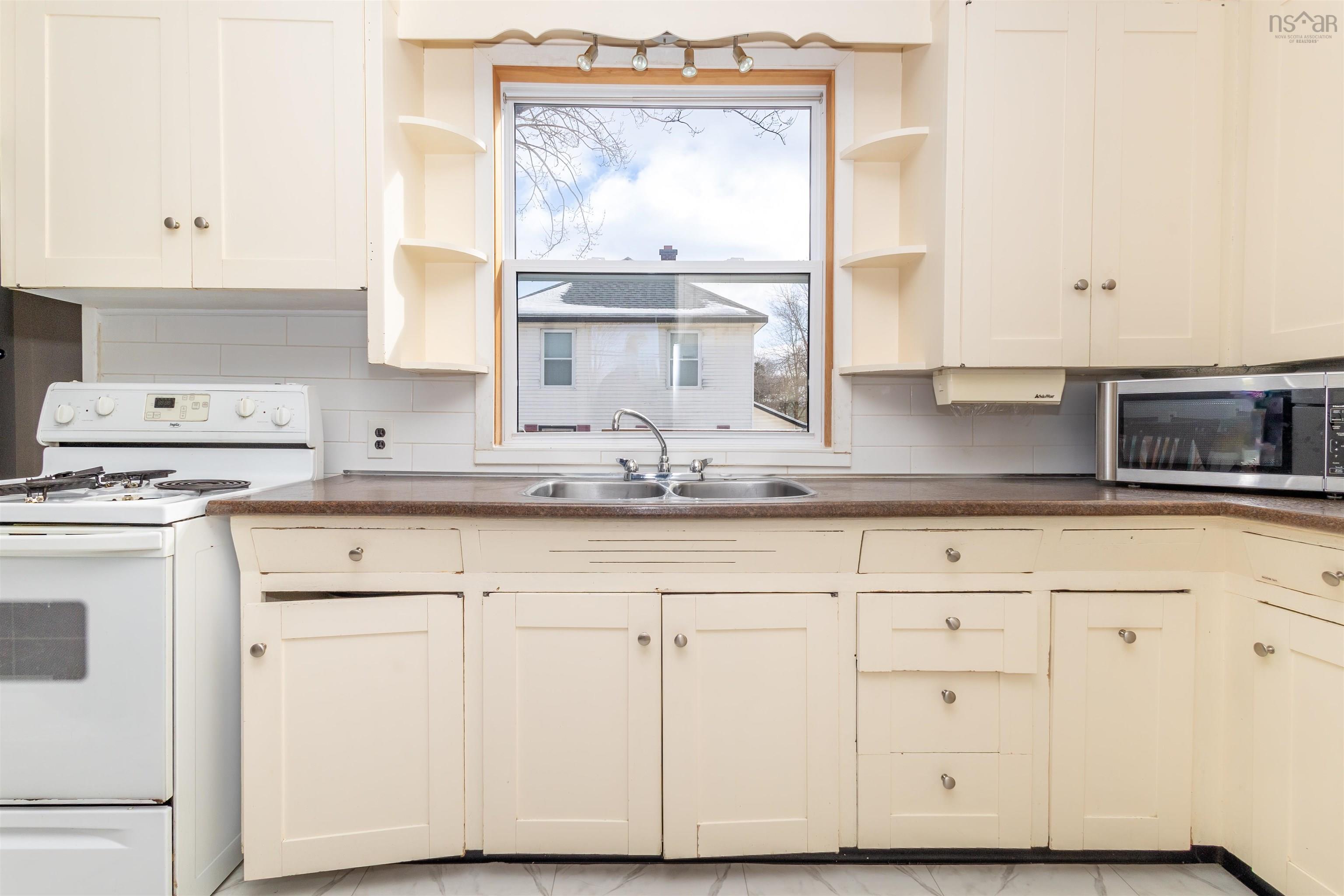 $315,000.00: 2 Ingoville Street, Sydney