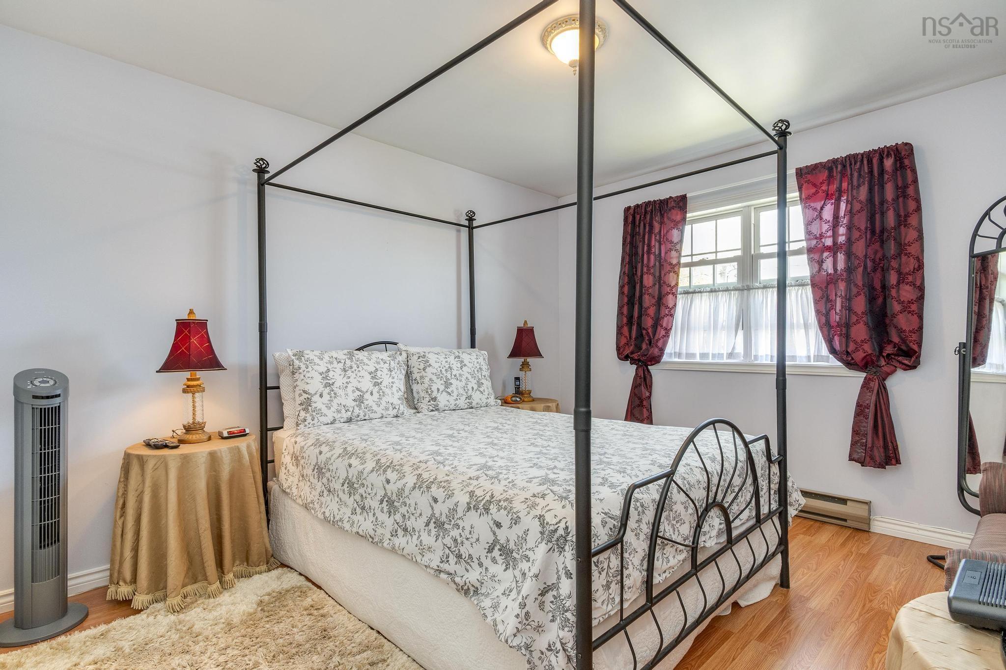 $424,999.00: 32 Oakwood Court, Dartmouth