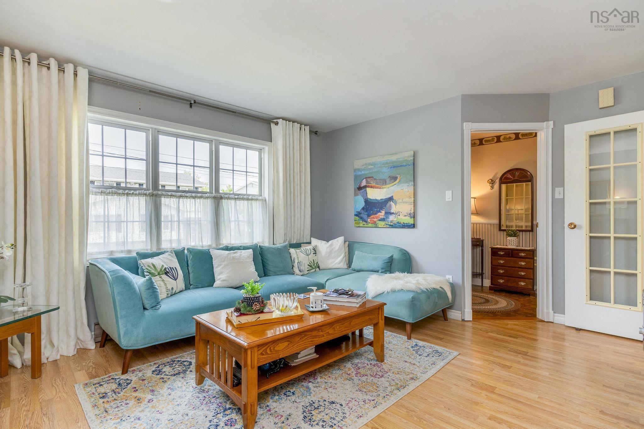 $424,999.00: 32 Oakwood Court, Dartmouth