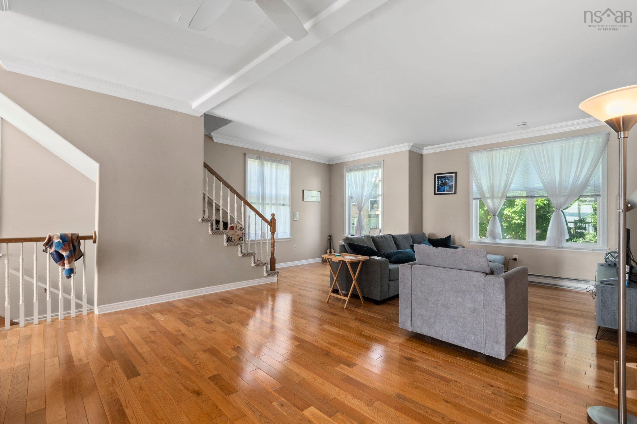 $959,900.00: 13 Arthur Lismer Court, Bedford