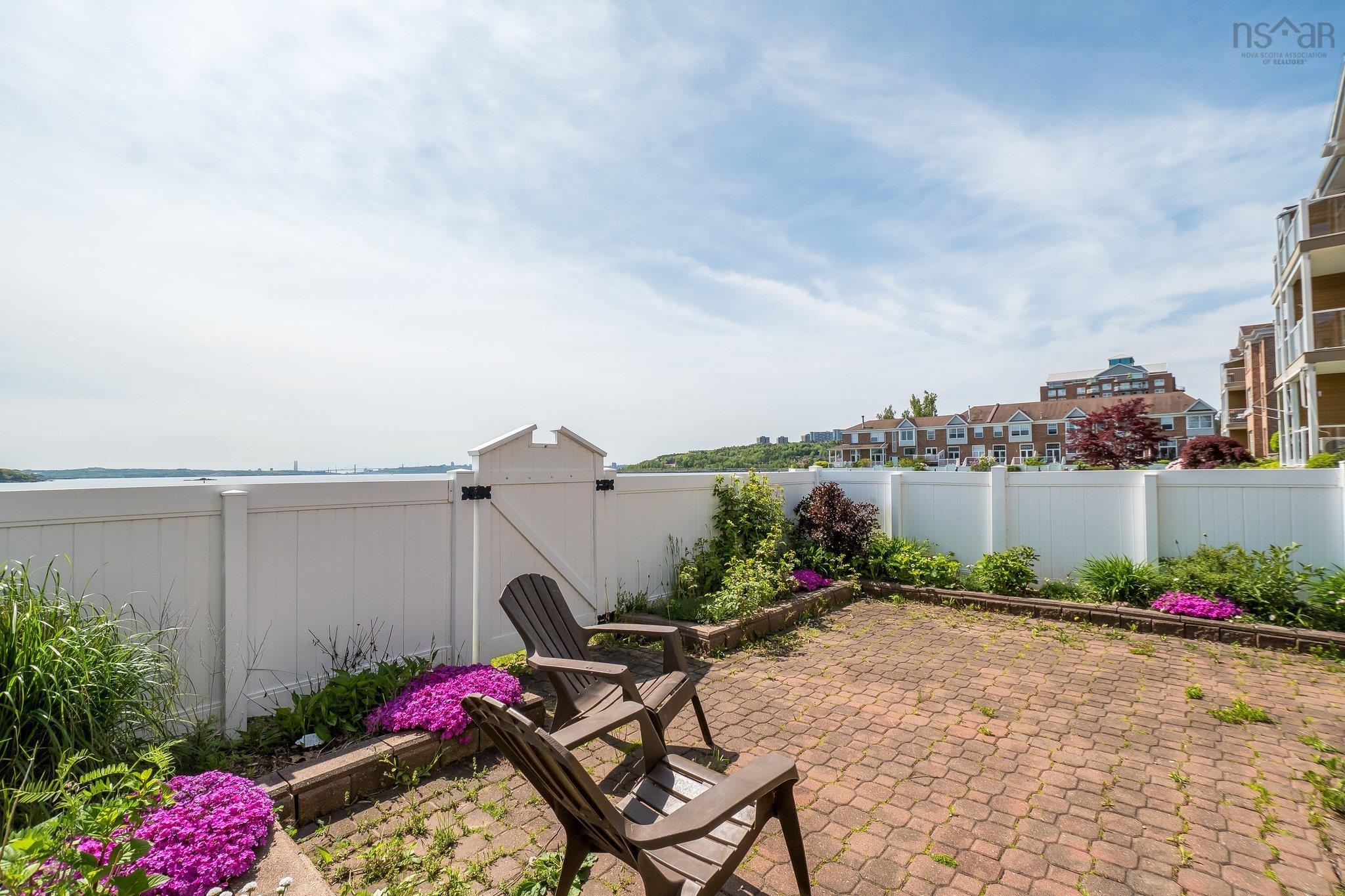 $959,900.00: 13 Arthur Lismer Court, Bedford