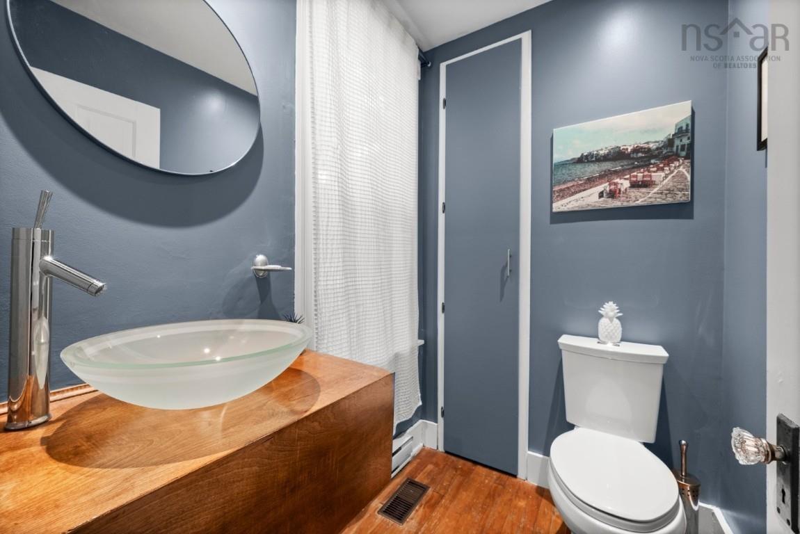 $715,900.00: 5861 Livingstone Street, Halifax