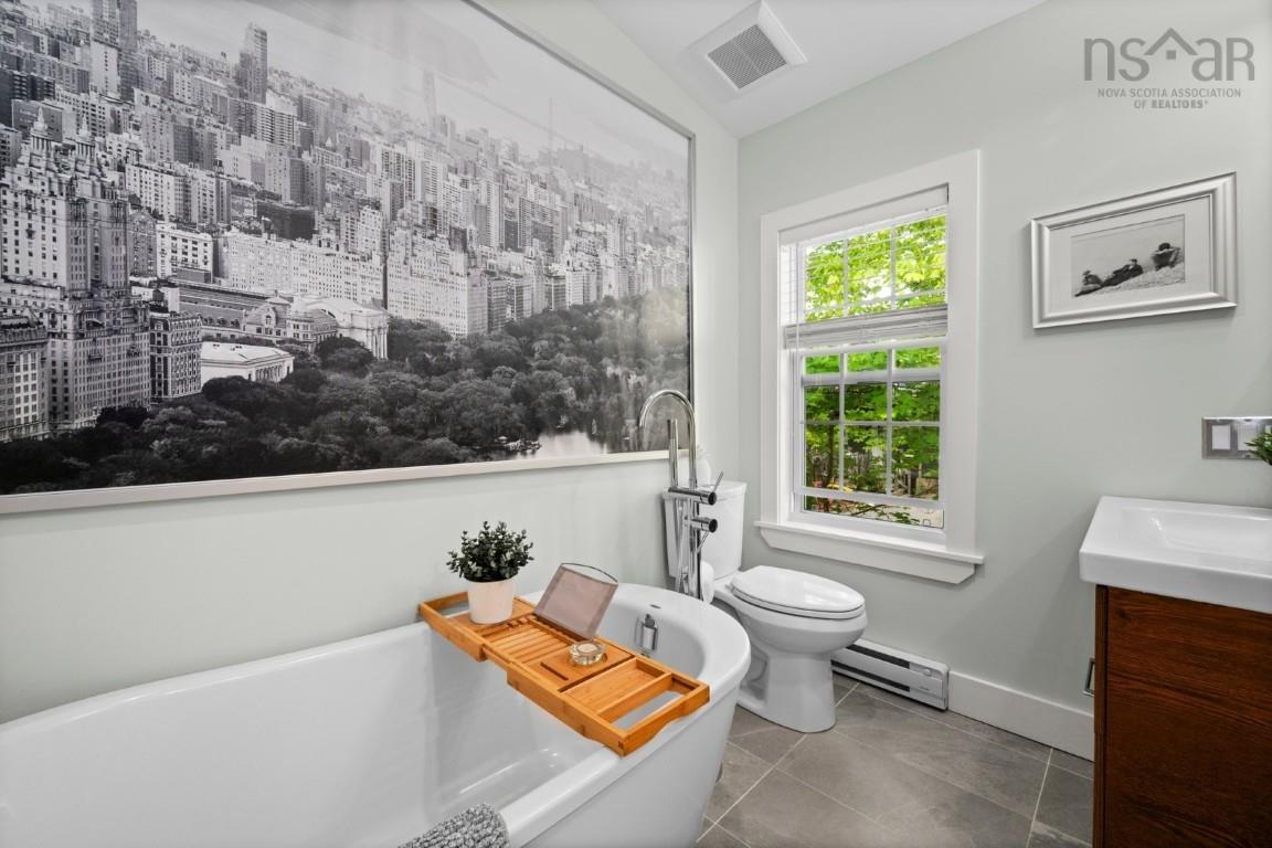 $715,900.00: 5861 Livingstone Street, Halifax