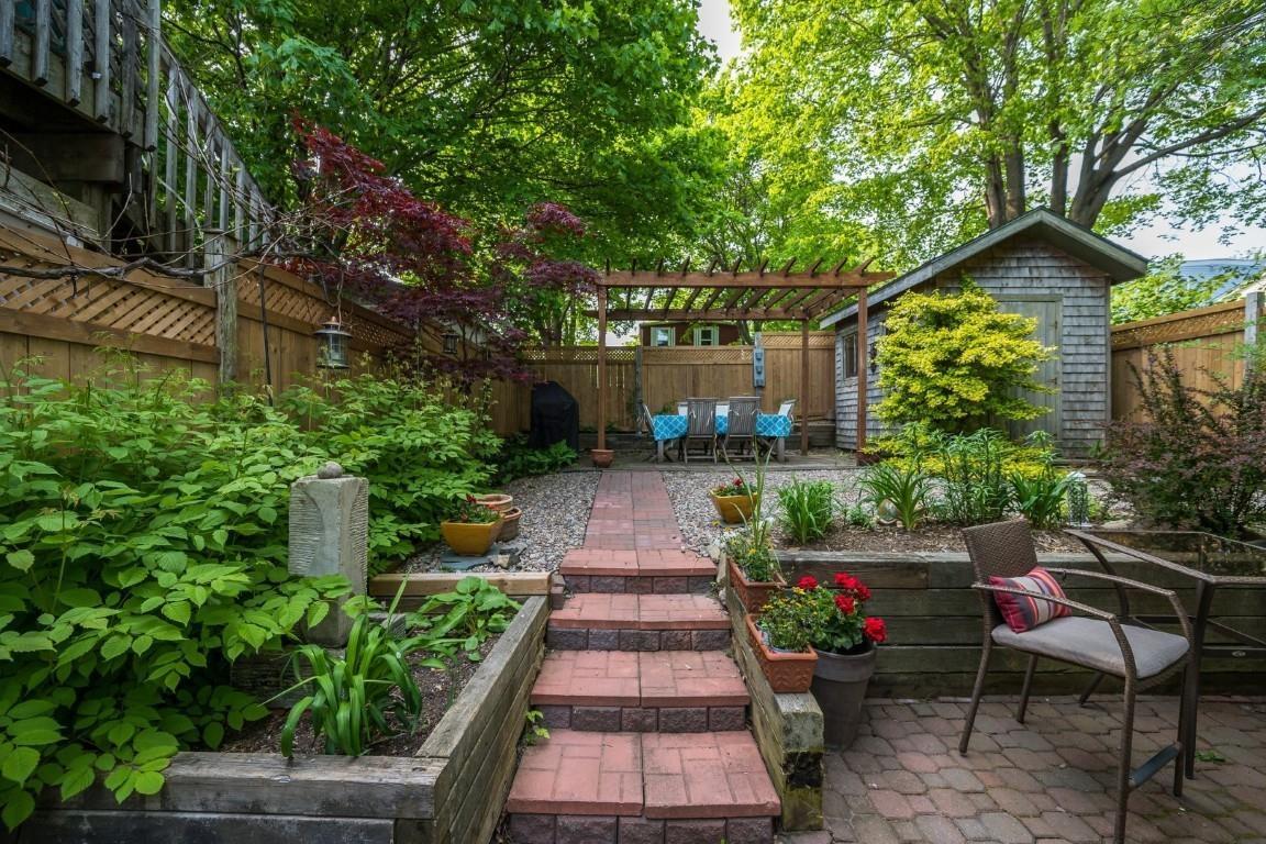 $715,900.00: 5861 Livingstone Street, Halifax