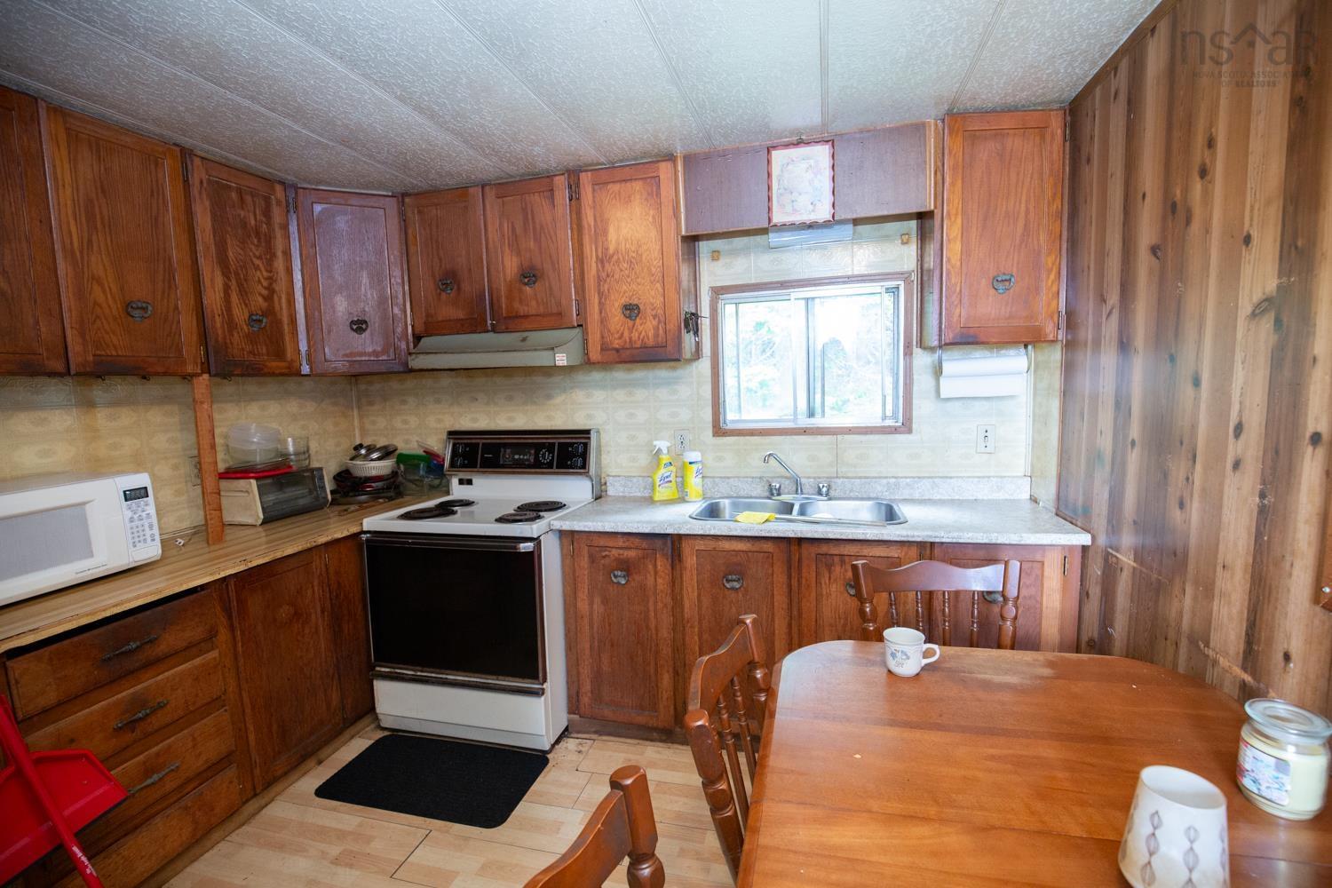 $155,000.00: 34 BERGMAN Lane, Mount Thom