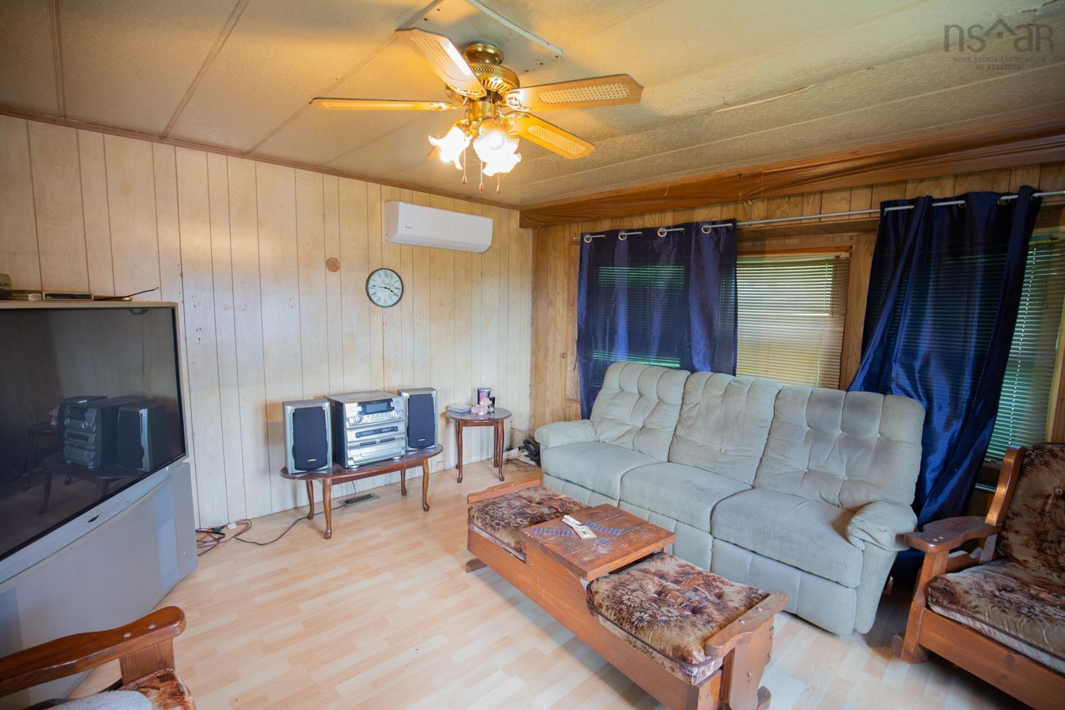 $155,000.00: 34 BERGMAN Lane, Mount Thom