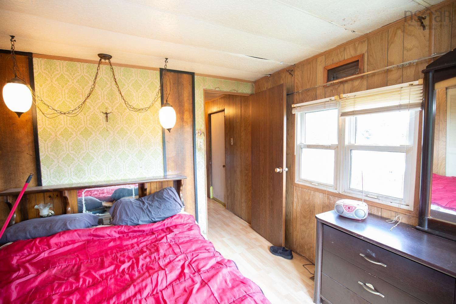 $155,000.00: 34 BERGMAN Lane, Mount Thom