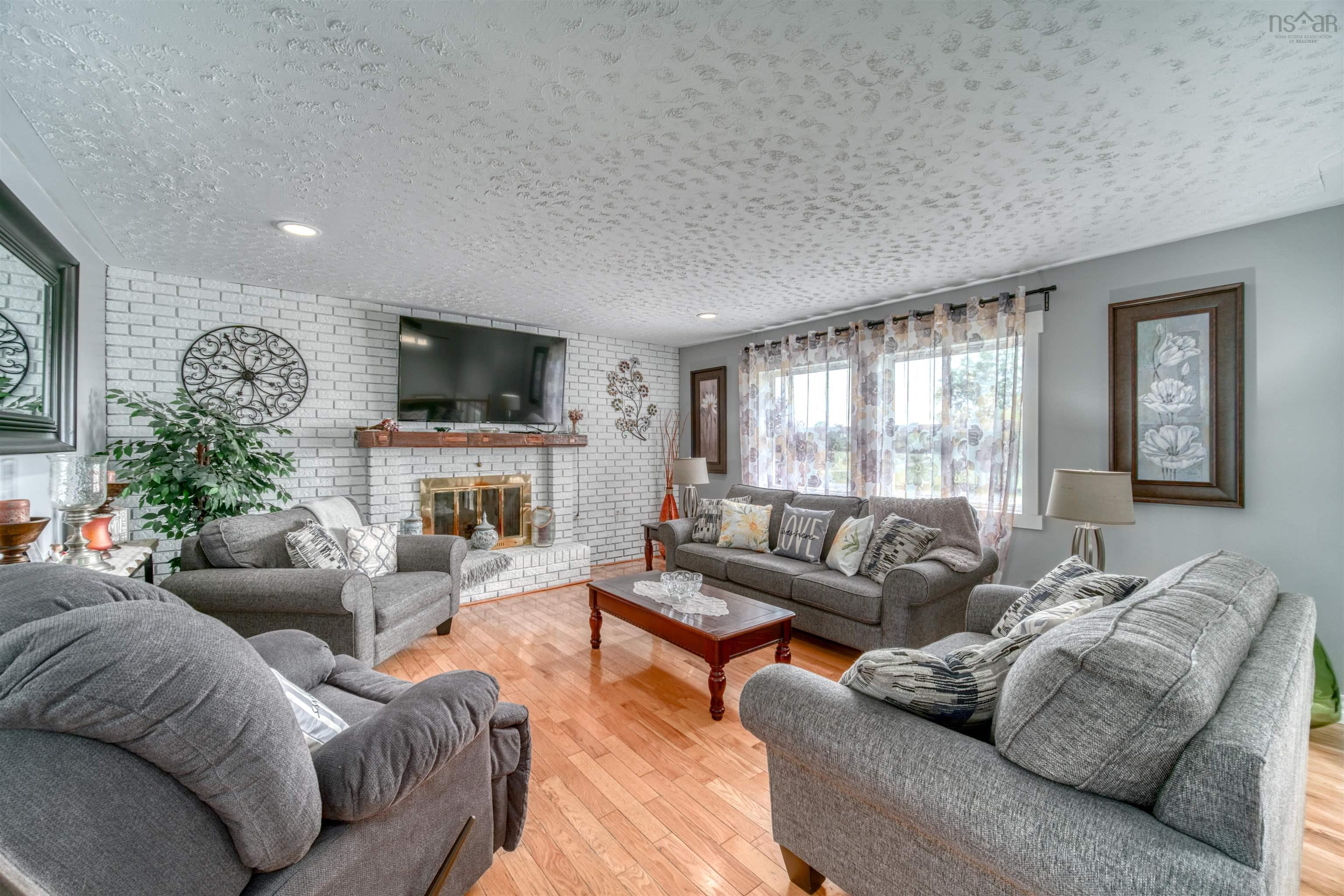 $555,900.00: 91 Lakewood Drive, Brooklyn