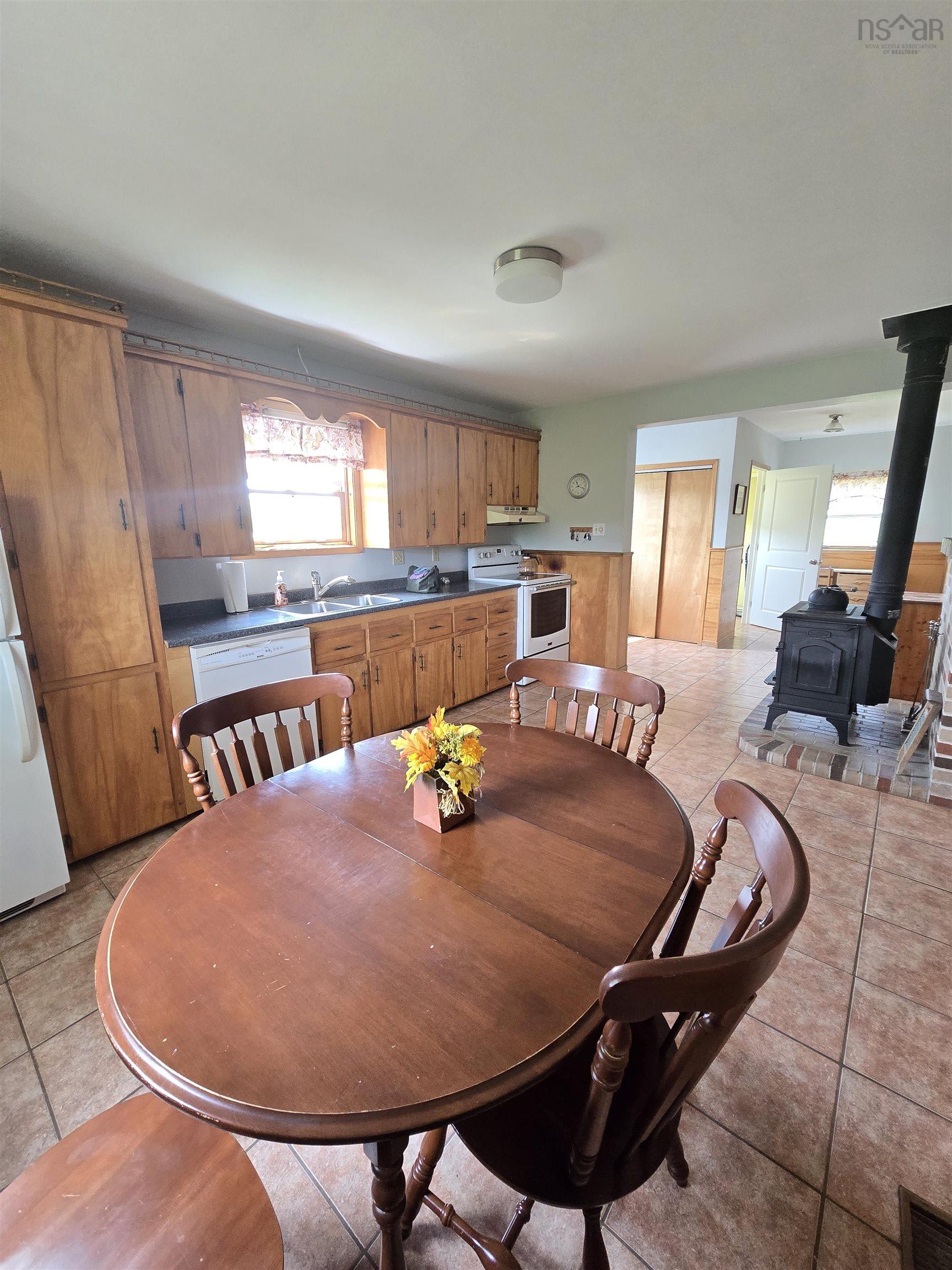 $499,000.00: 4105 Hwy 316, St Andrew