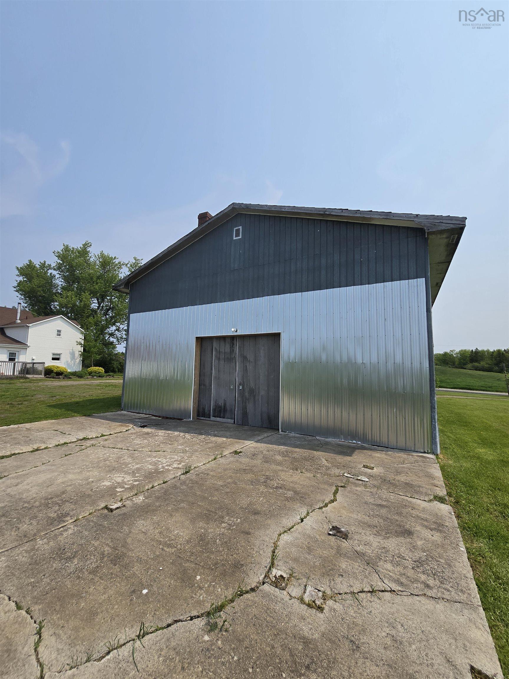 $499,000.00: 4105 Hwy 316, St Andrew