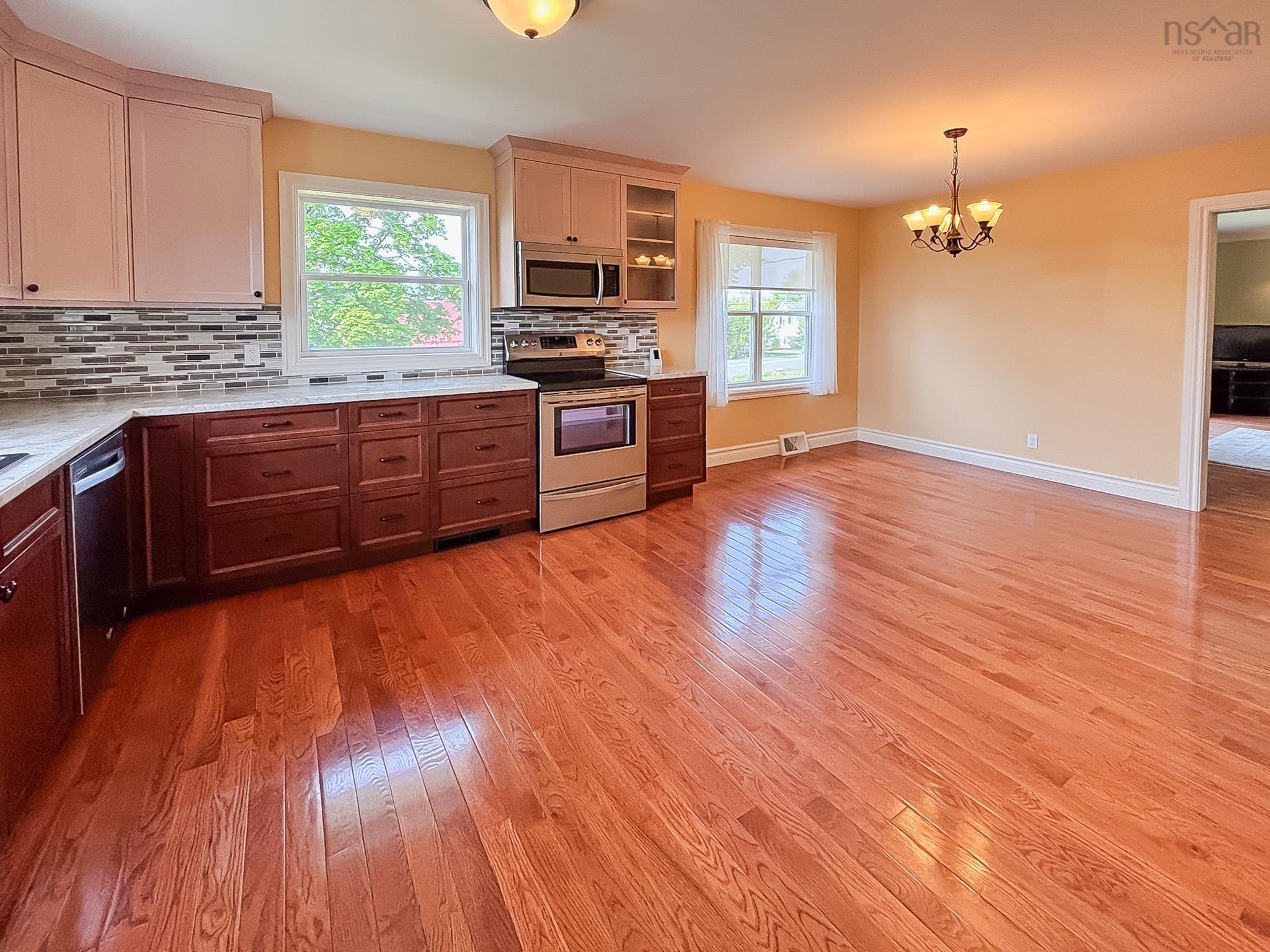 $449,000.00: 266 Green Street, Lunenburg