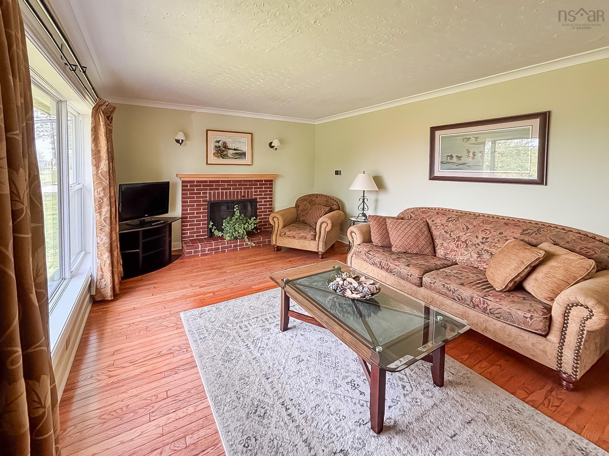 $449,000.00: 266 Green Street, Lunenburg