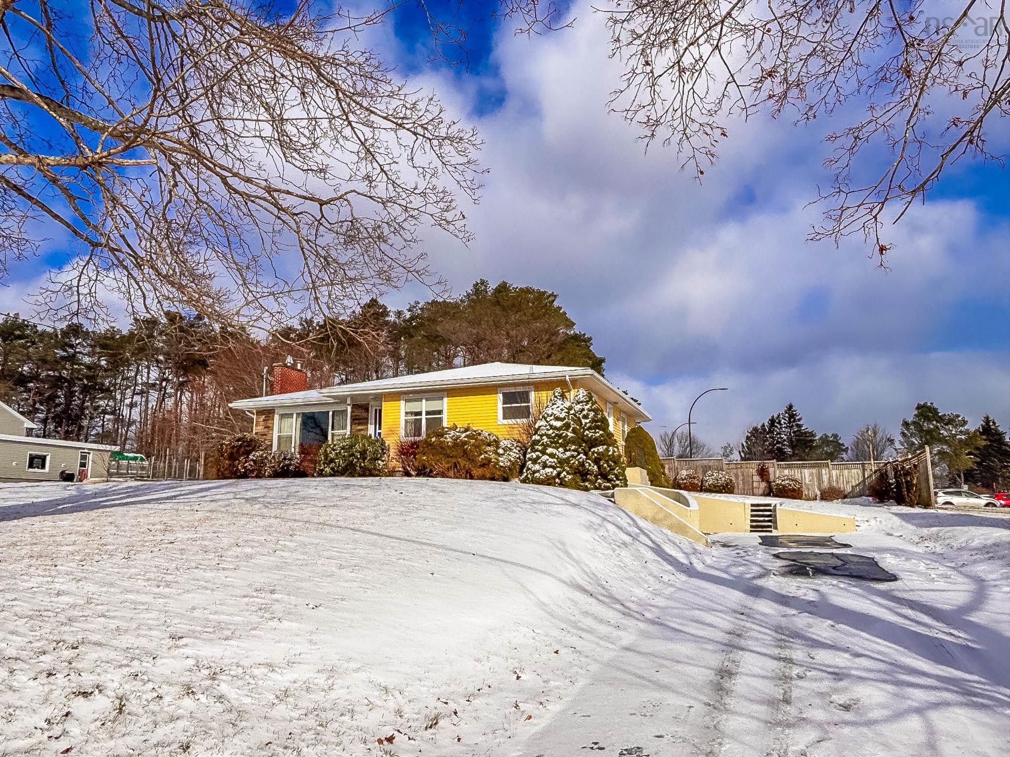 $449,000.00: 266 Green Street, Lunenburg