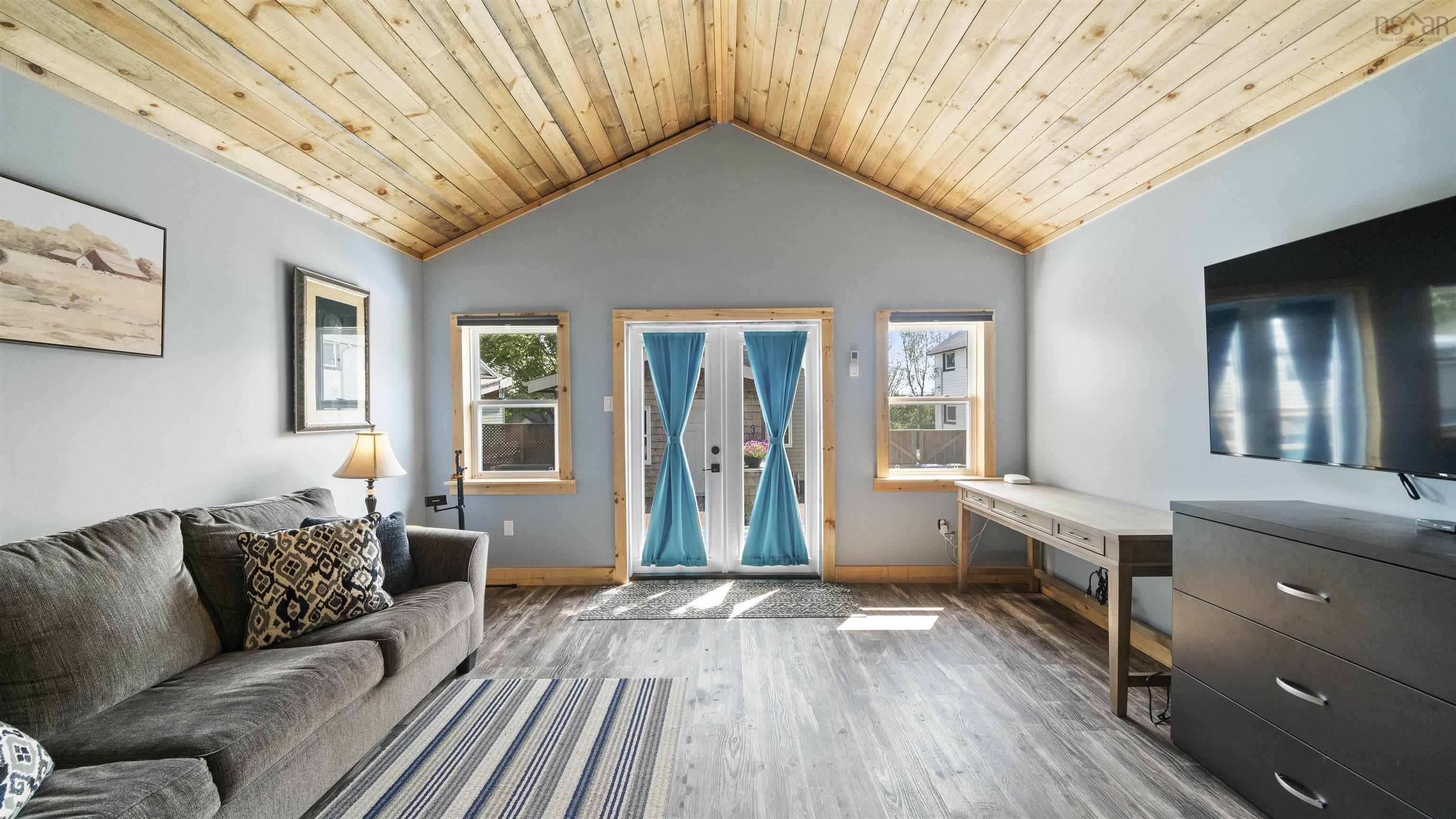 $625,000.00: 3419 Claremont Street, Halifax