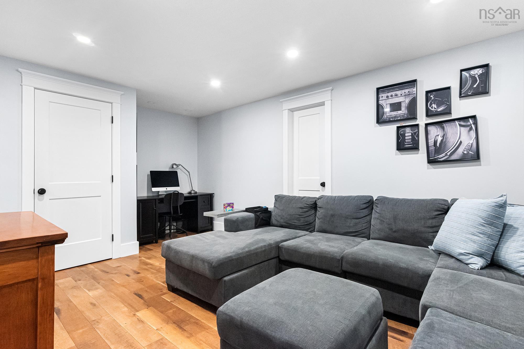 $449,900.00: 4 Collins Grove Ridge, Dartmouth