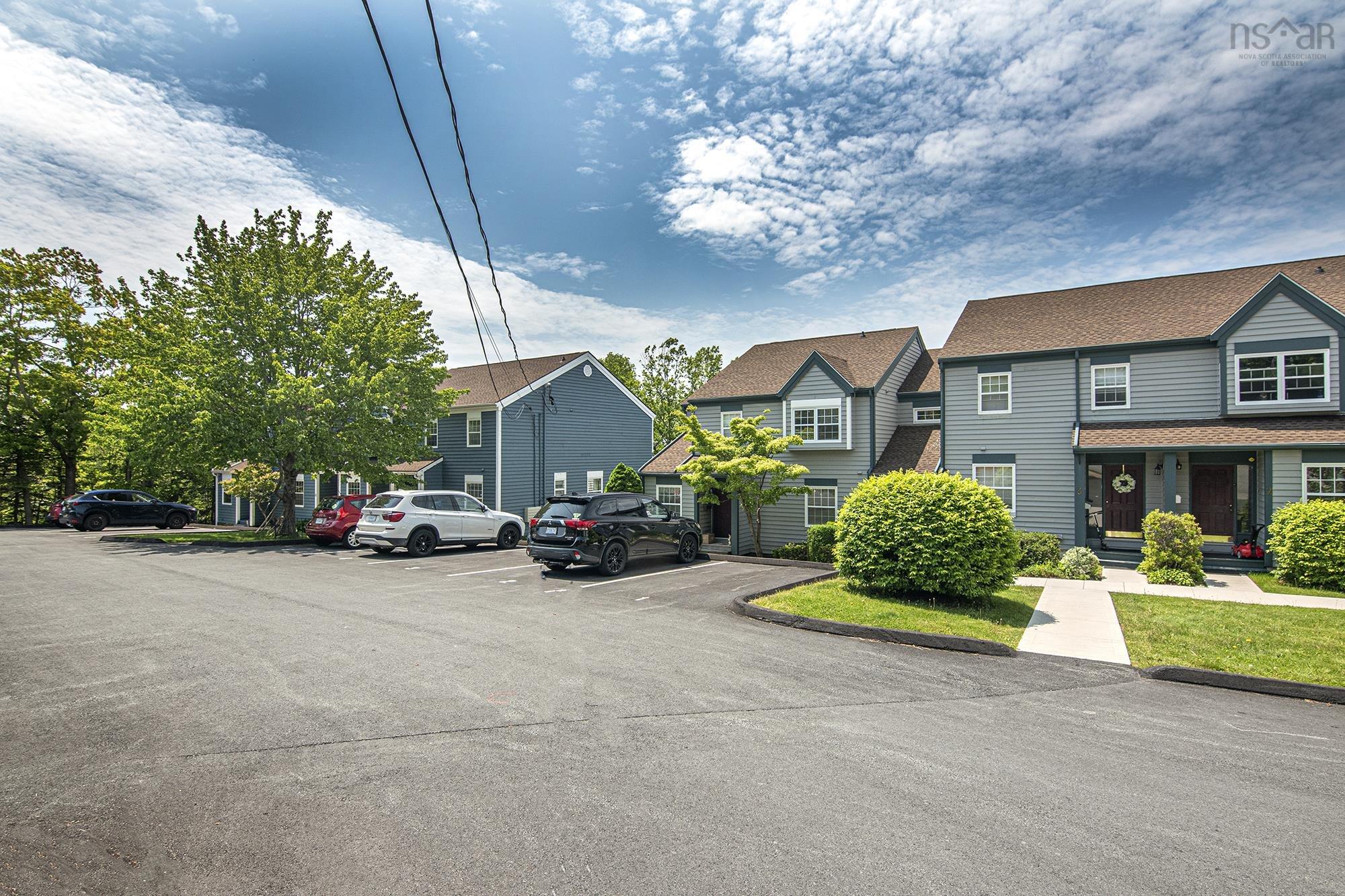 $449,900.00: 4 Collins Grove Ridge, Dartmouth