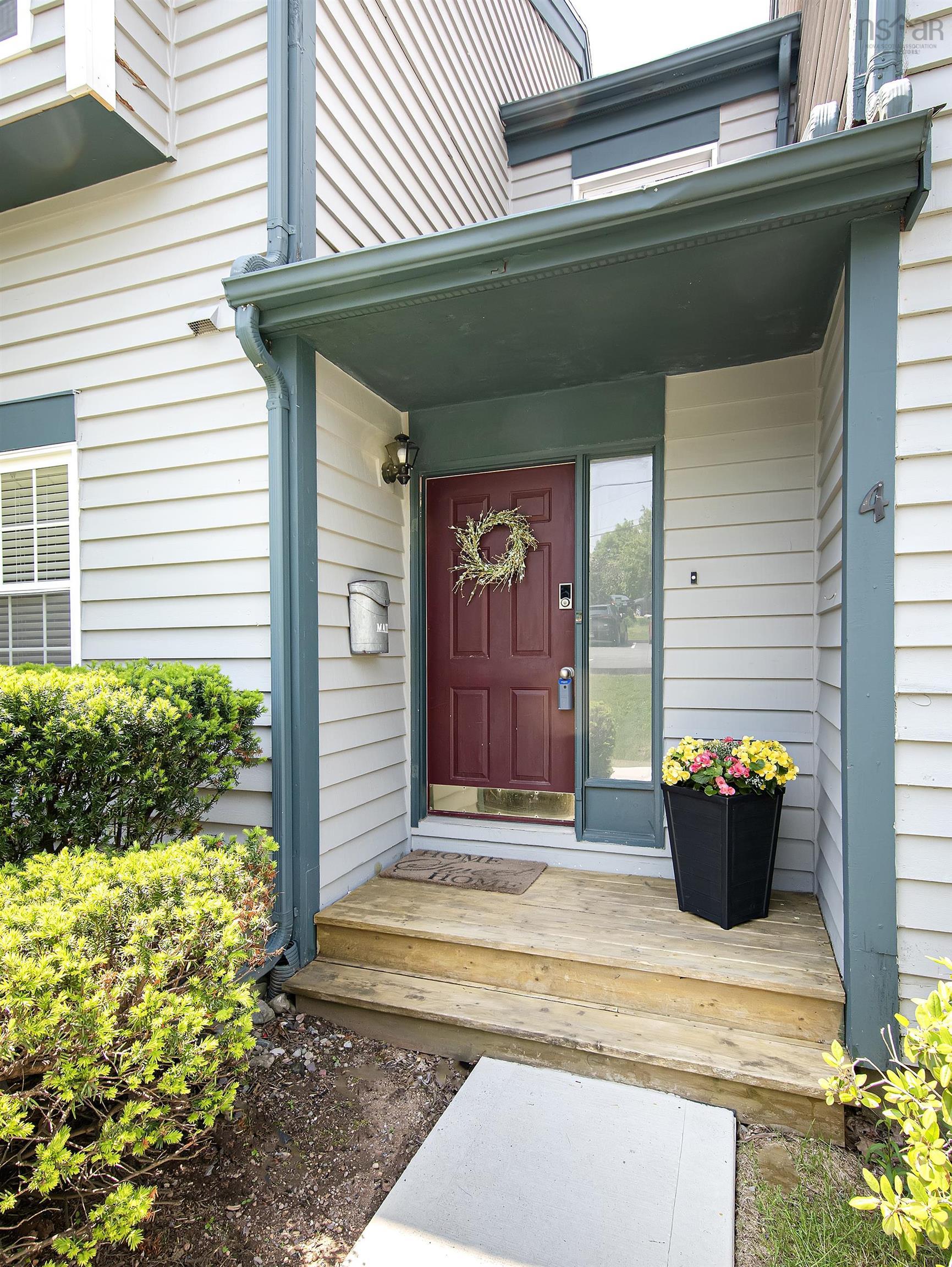 $449,900.00: 4 Collins Grove Ridge, Dartmouth