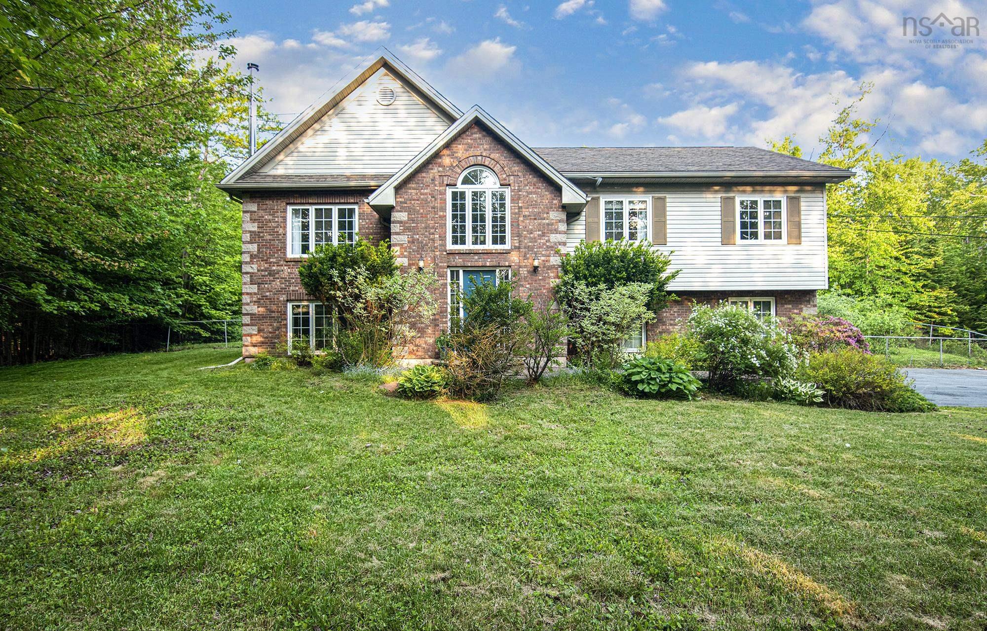 $625,000.00: 15 Brackendale Lane, Beaver Bank