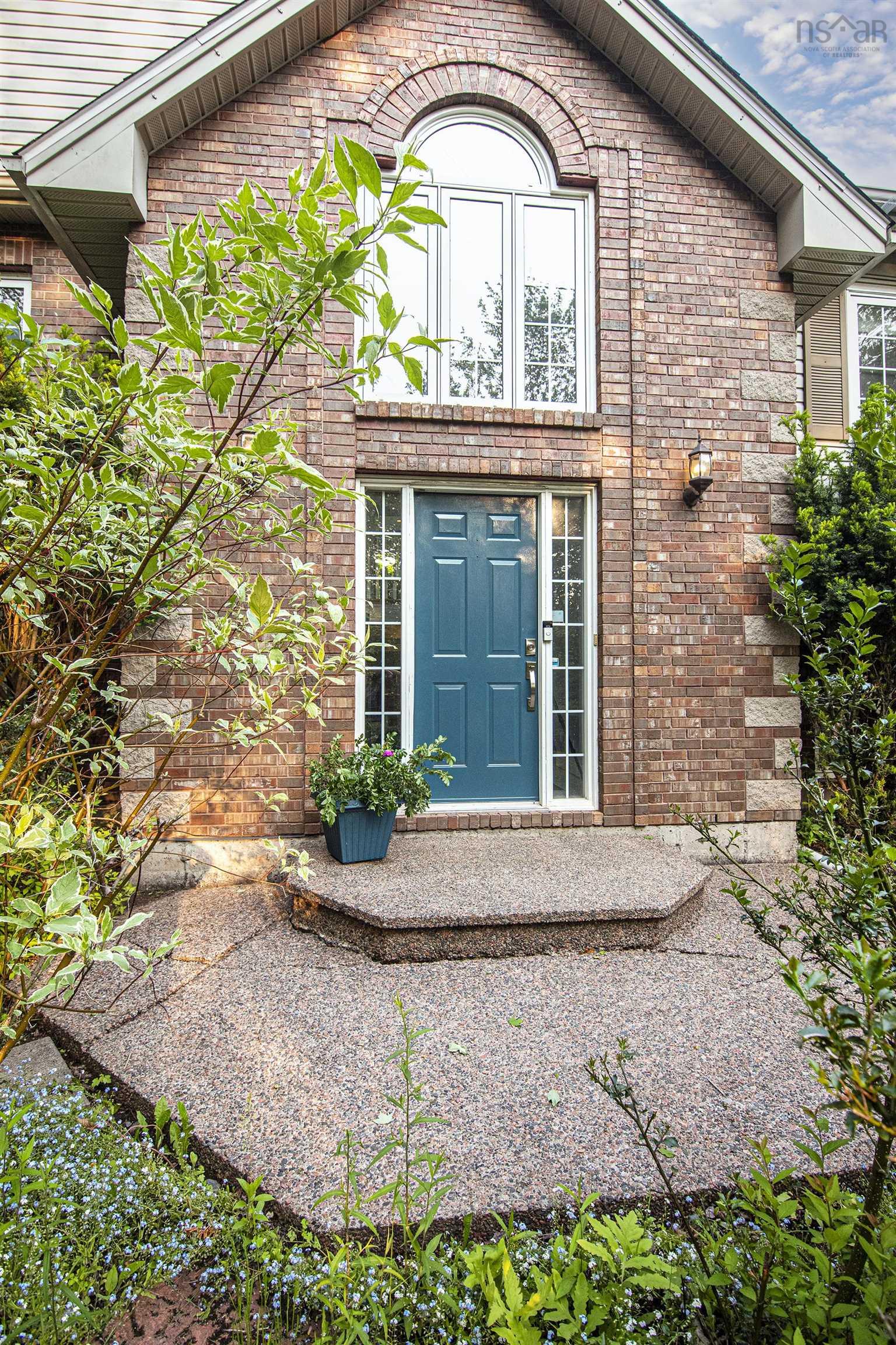 $625,000.00: 15 Brackendale Lane, Beaver Bank
