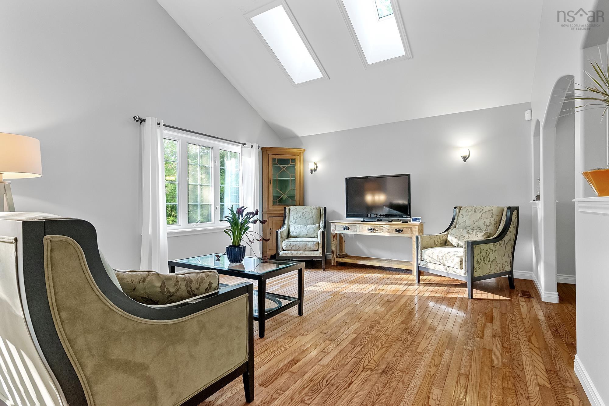 $625,000.00: 15 Brackendale Lane, Beaver Bank