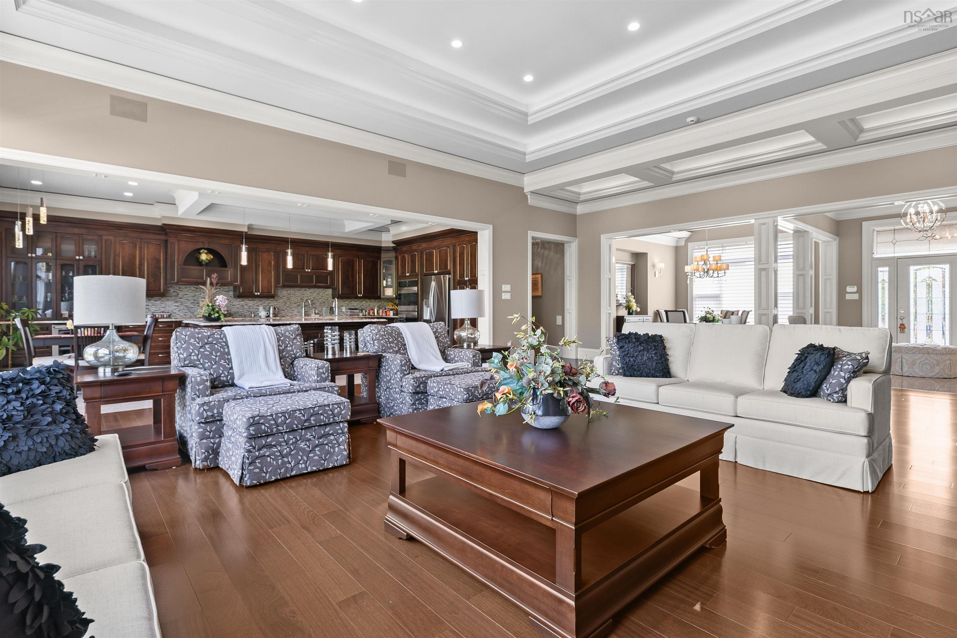 $2,495,000.00: 104 Shaughnessy Place, Bedford