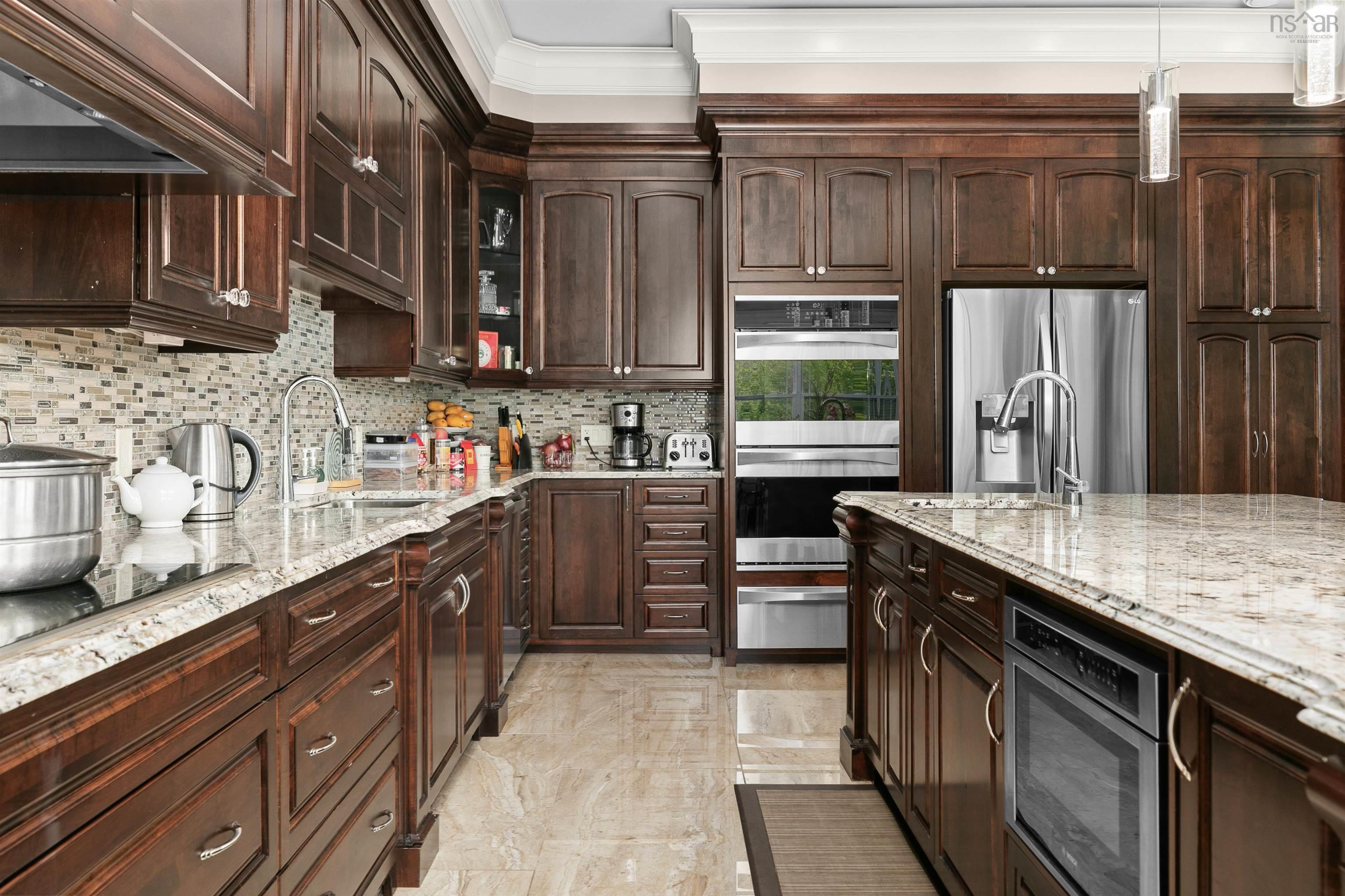 $2,495,000.00: 104 Shaughnessy Place, Bedford