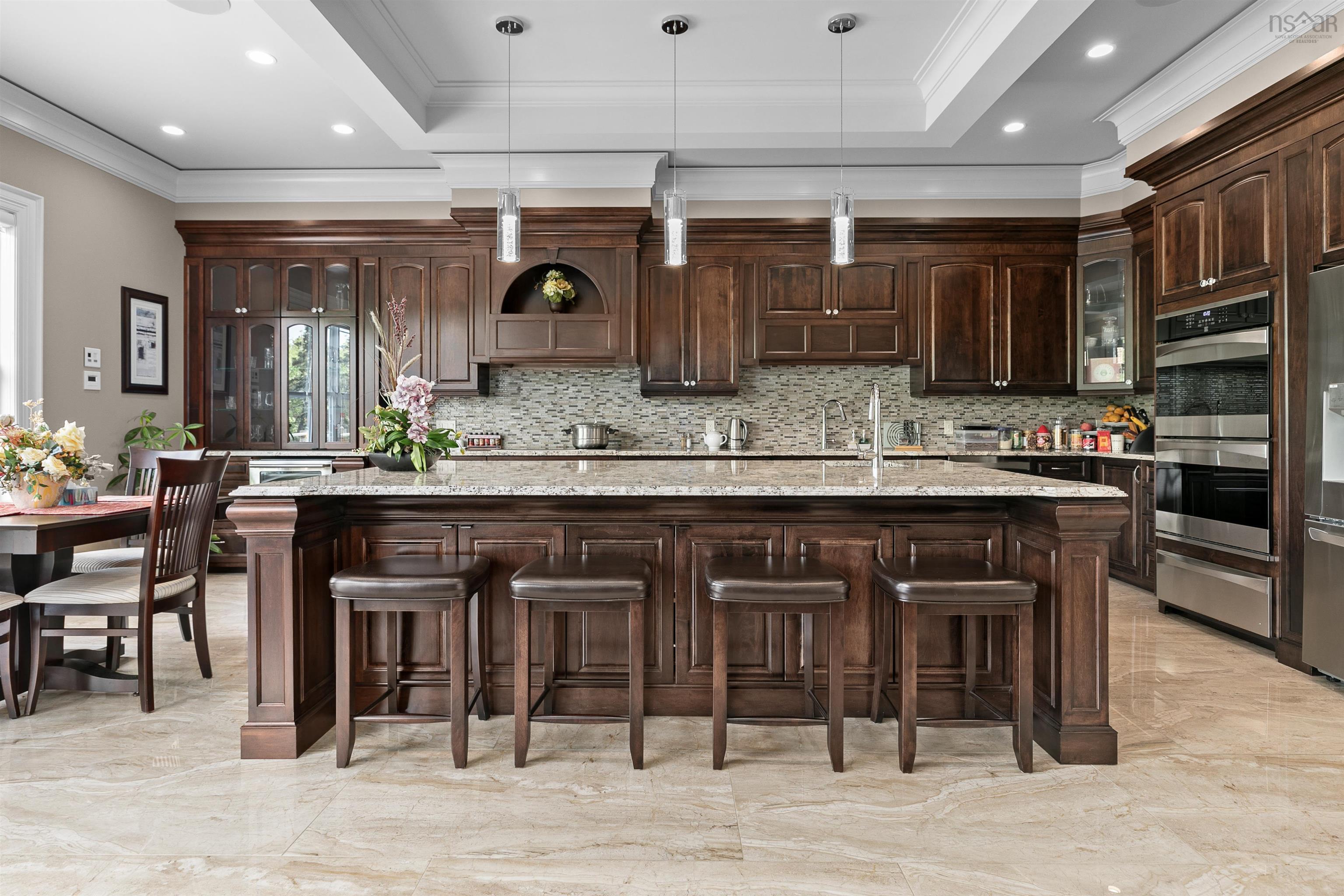 $2,495,000.00: 104 Shaughnessy Place, Bedford