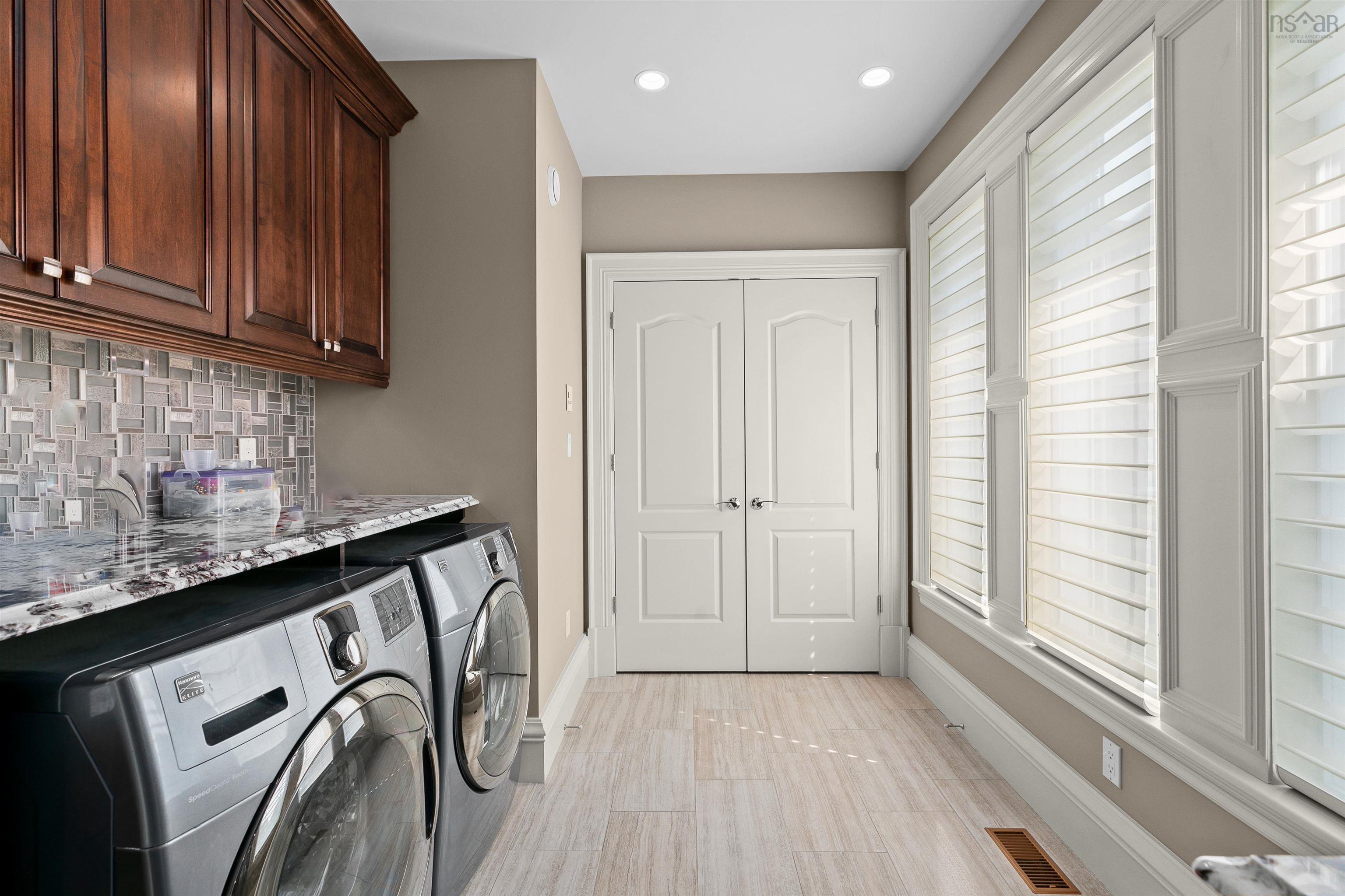 $2,495,000.00: 104 Shaughnessy Place, Bedford