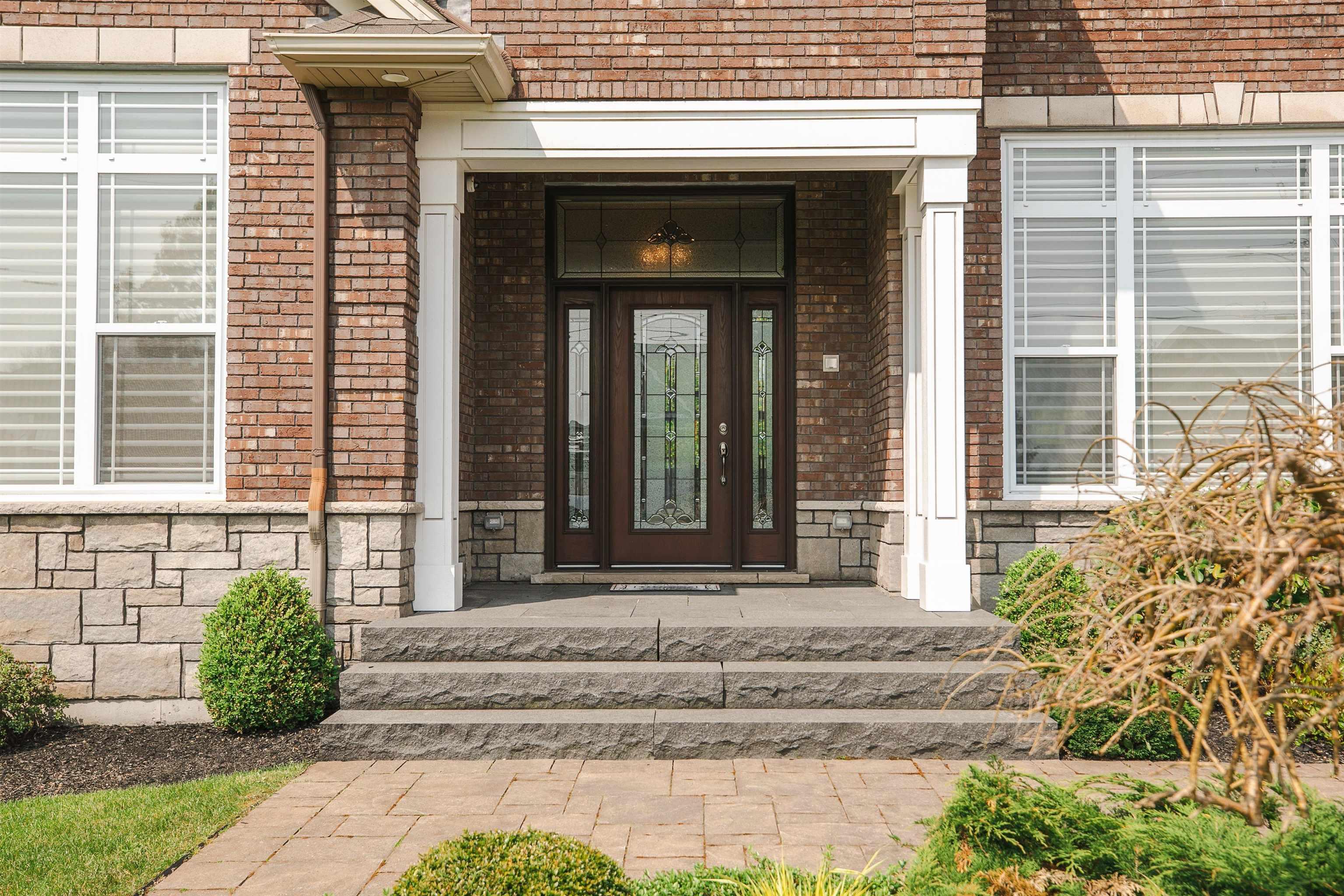 $2,495,000.00: 104 Shaughnessy Place, Bedford