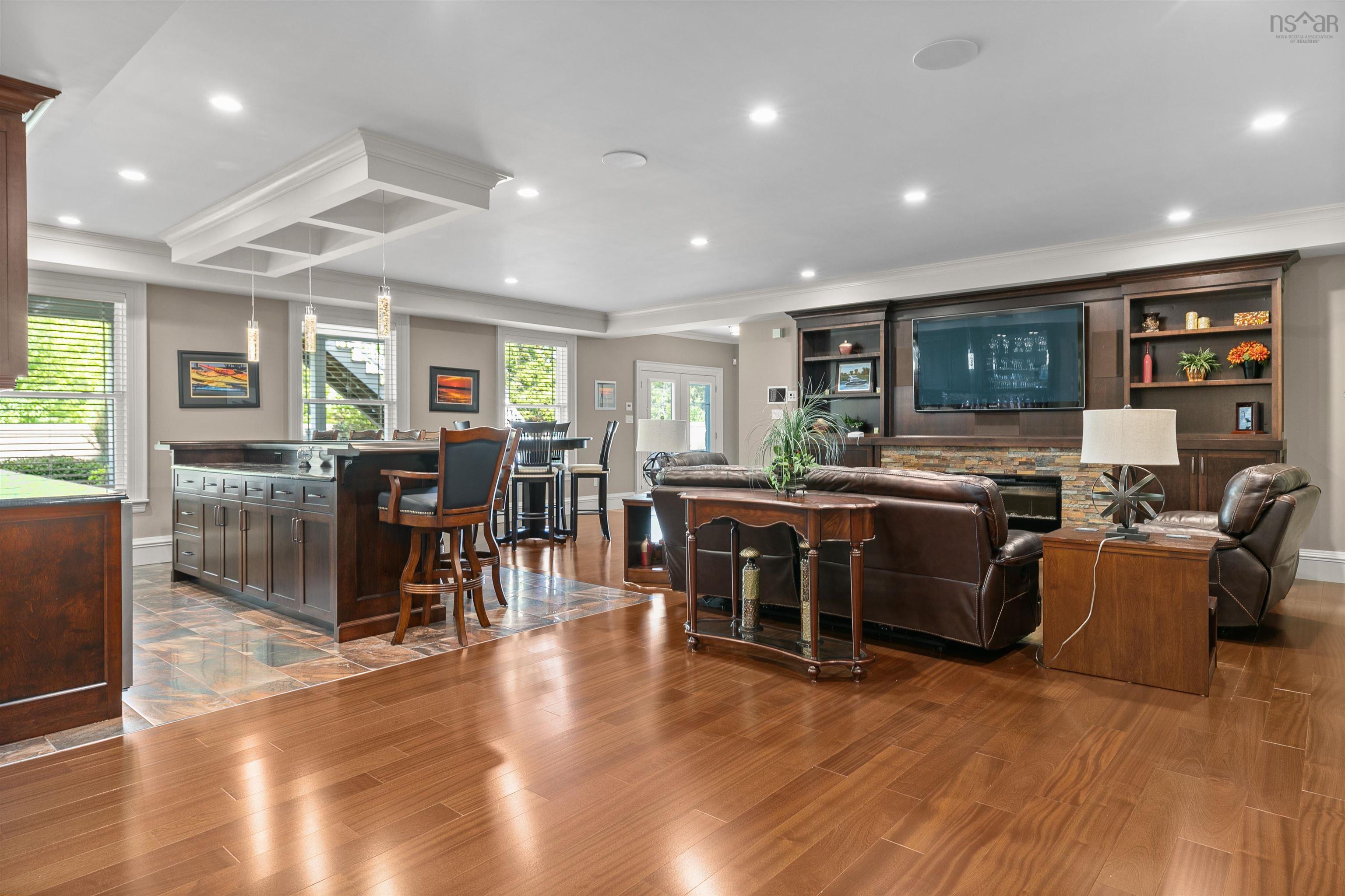 $2,495,000.00: 104 Shaughnessy Place, Bedford