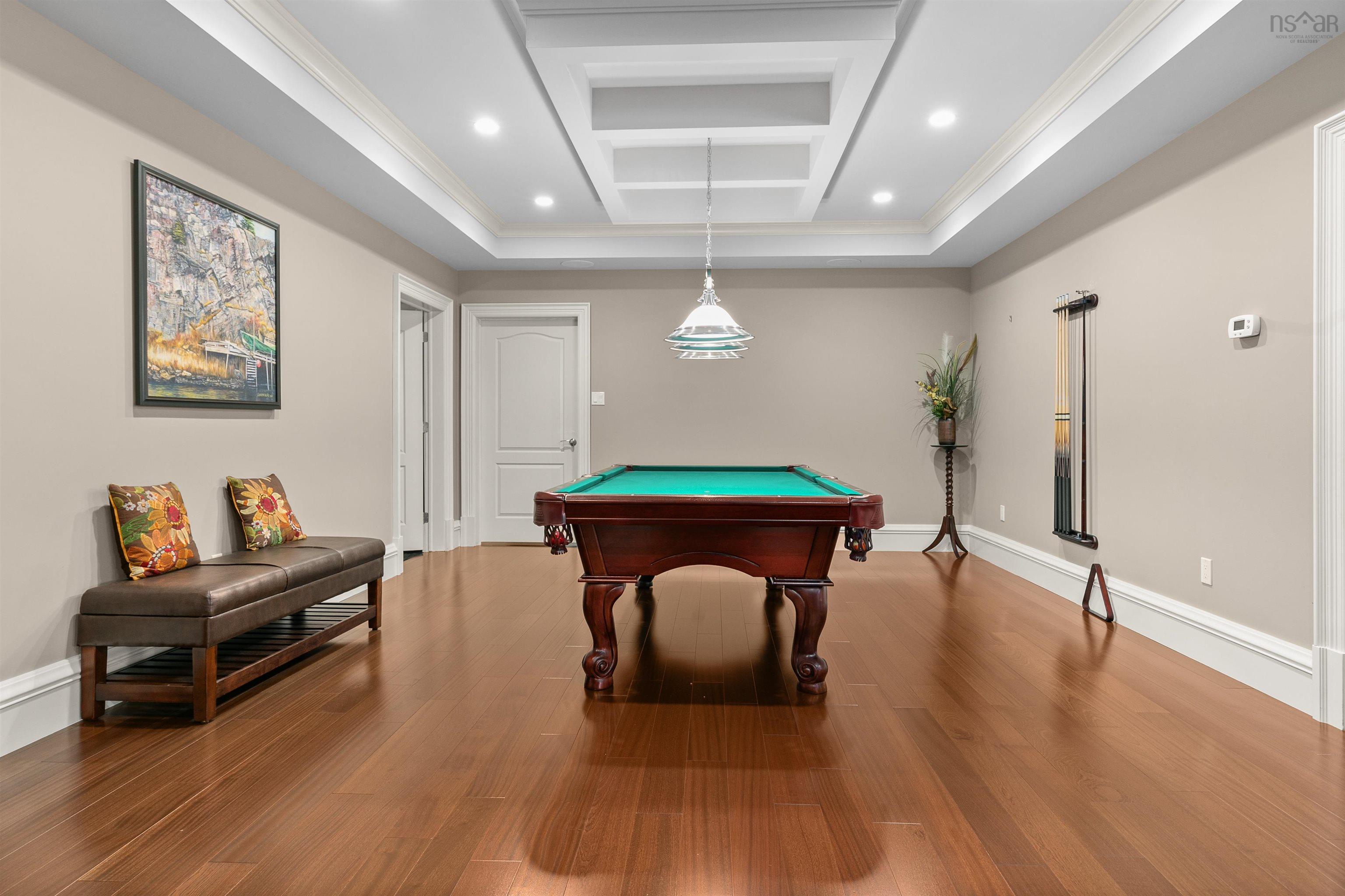 $2,495,000.00: 104 Shaughnessy Place, Bedford