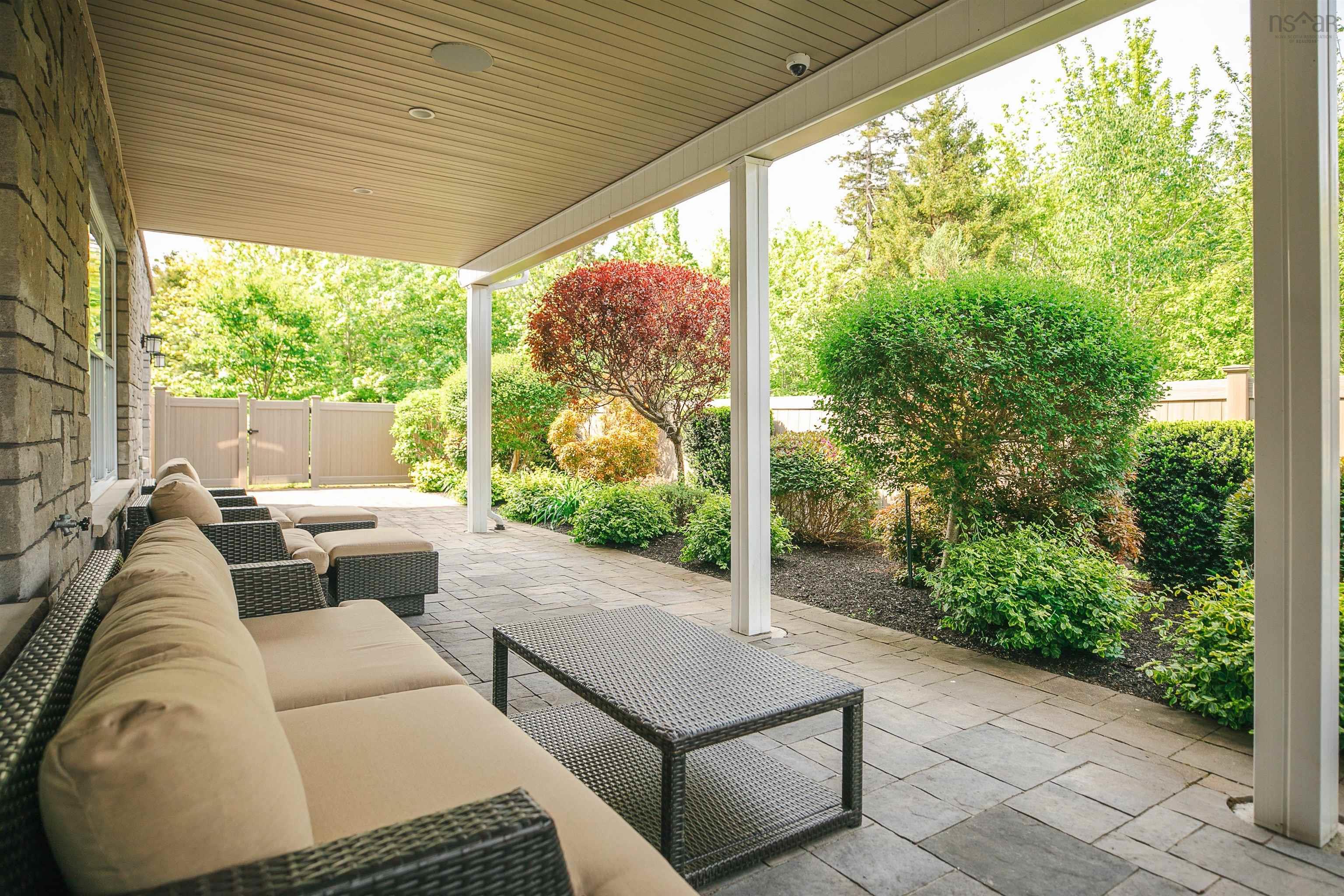 $2,495,000.00: 104 Shaughnessy Place, Bedford